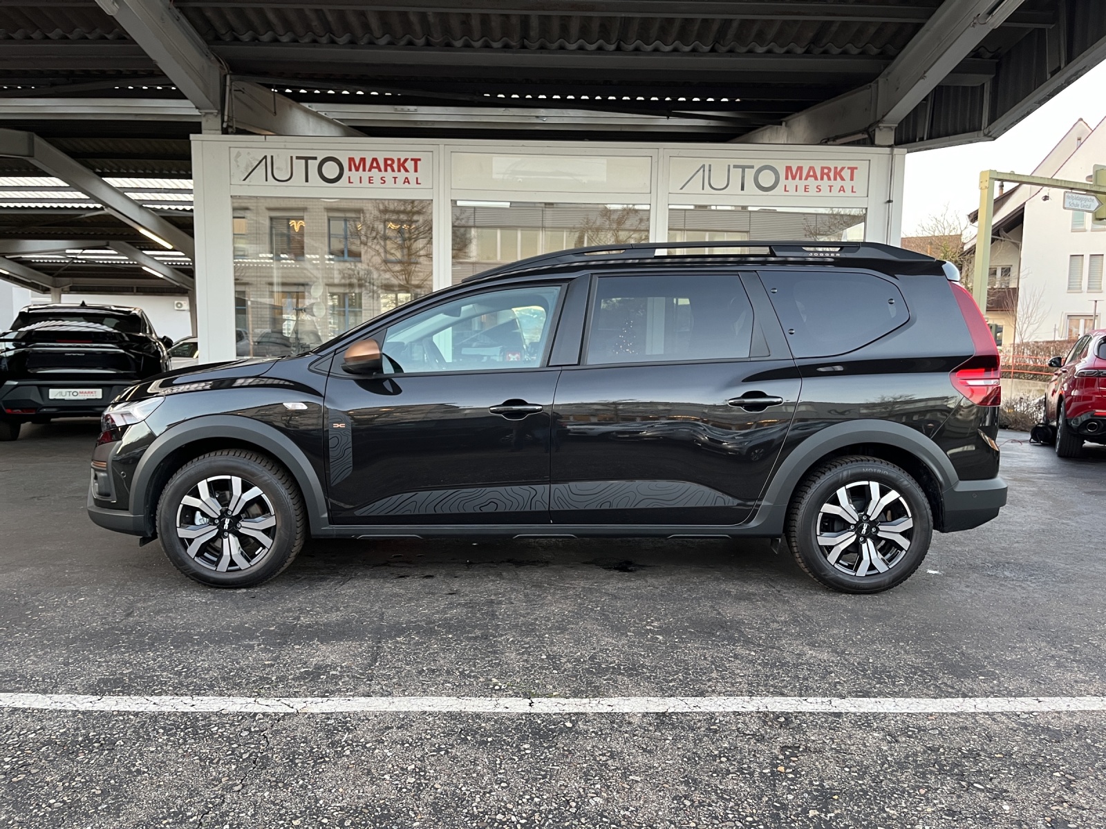 DACIA Jogger HEV 140 Extreme-image-1