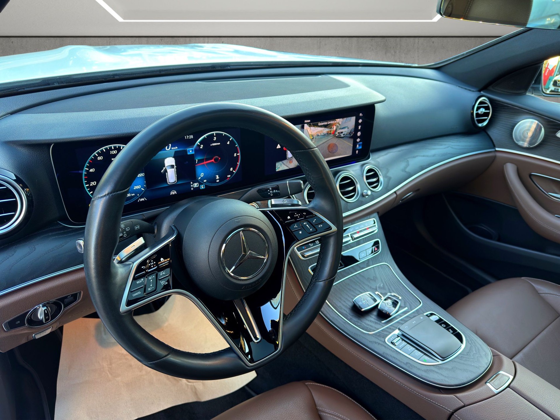MERCEDES-BENZ E 220 d T 4Matic Avantgarde 9G-Tronic-image-11