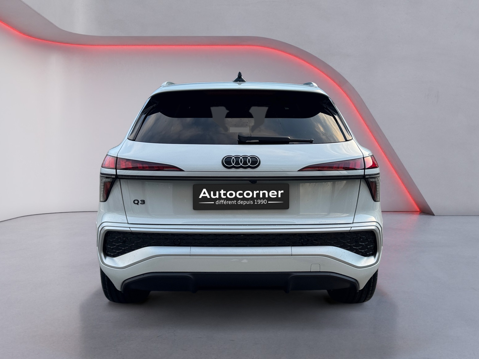 AUDI Q3 SUV e-hybrid 200 kW S tronig-image-3
