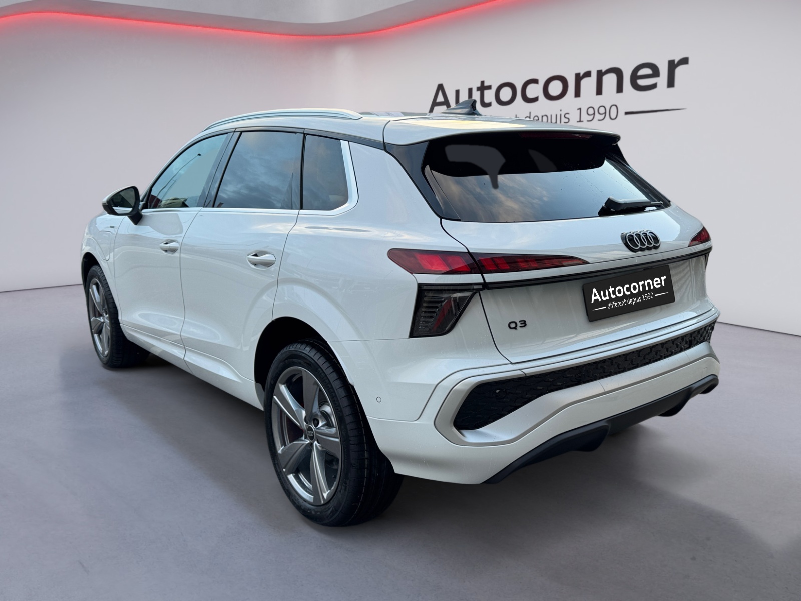 AUDI Q3 SUV e-hybrid 200 kW S tronig-image-2