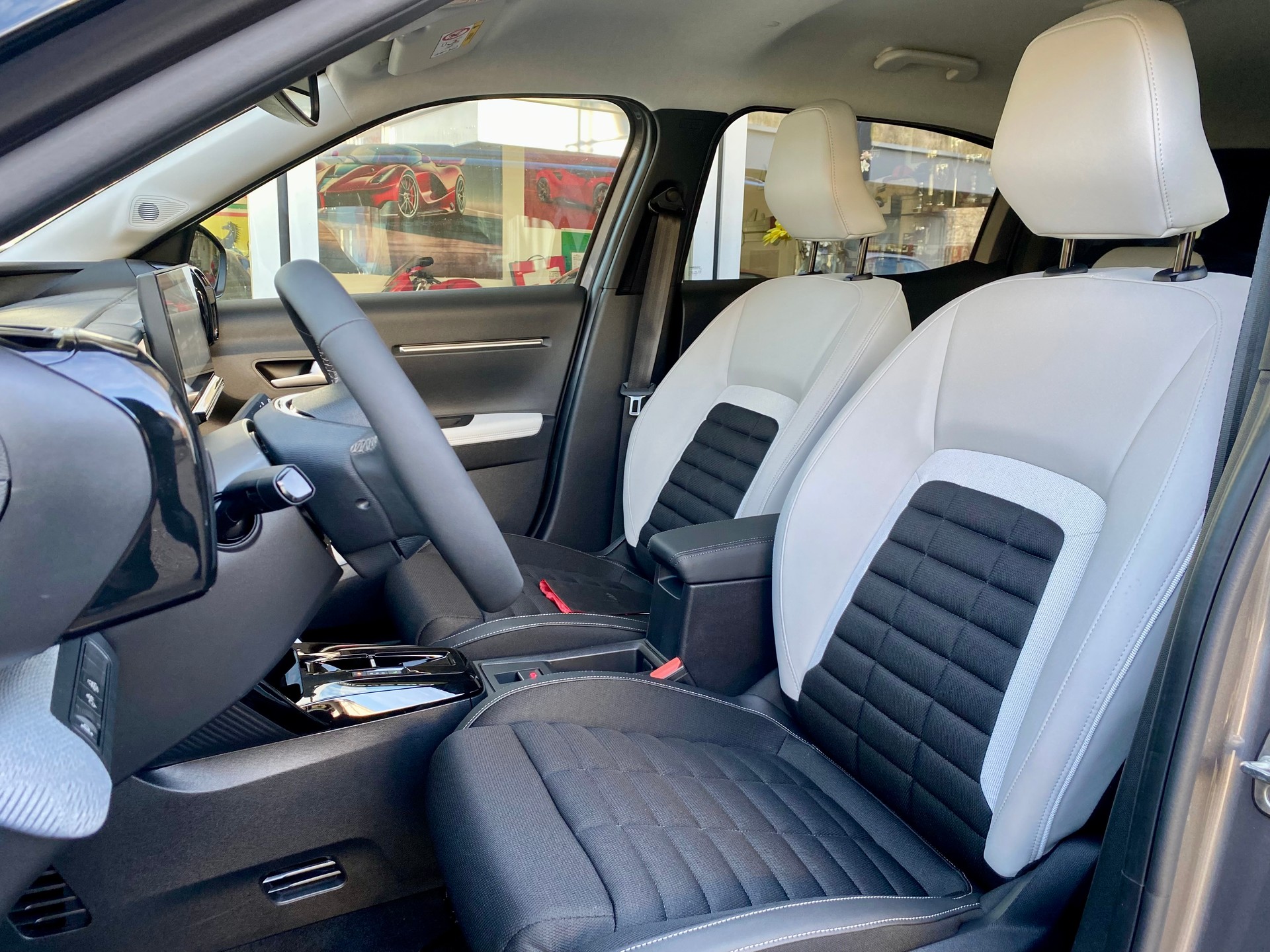 CITROEN C3 Aircross 1.2 Hybrid MAX-image-3