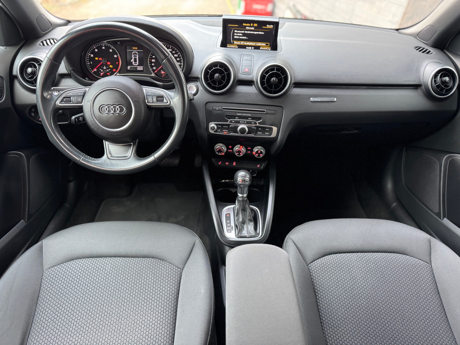 AUDI A1 Sportback 1.0 TFSI S-tronic-image-8