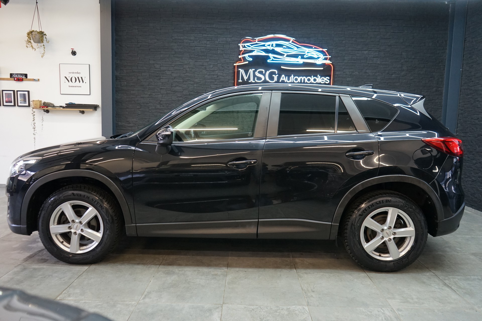 MAZDA CX-5 2.2 D HP Revolution AWD Automatic-image-1