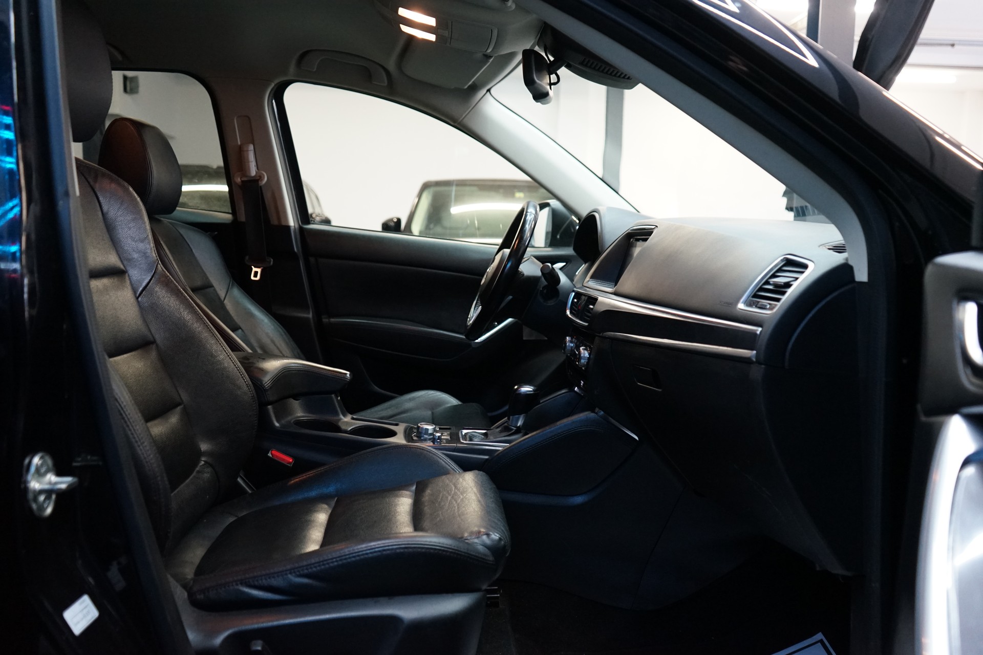 MAZDA CX-5 2.2 D HP Revolution AWD Automatic-image-6