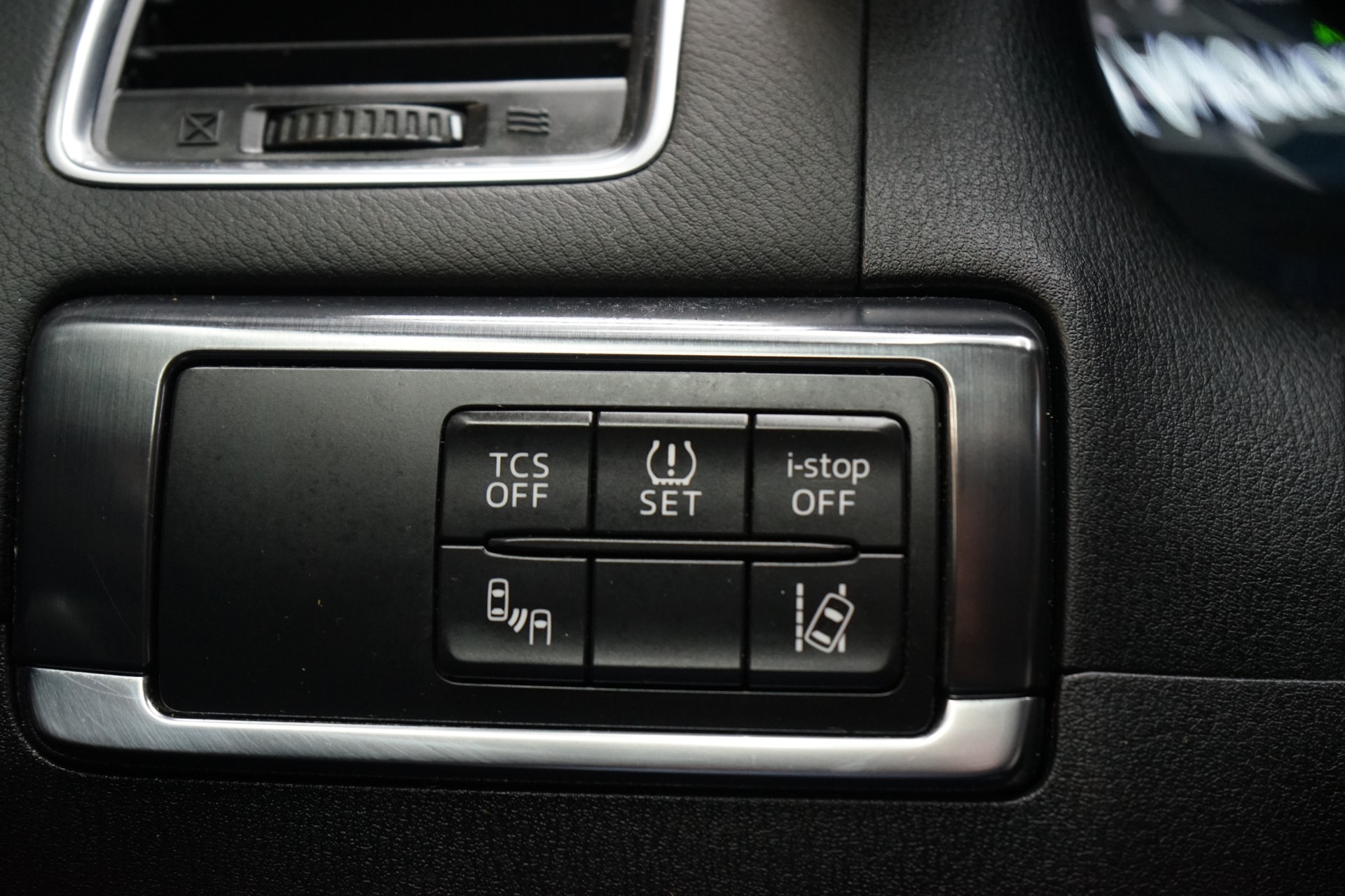 MAZDA CX-5 2.2 D HP Revolution AWD Automatic-image-20