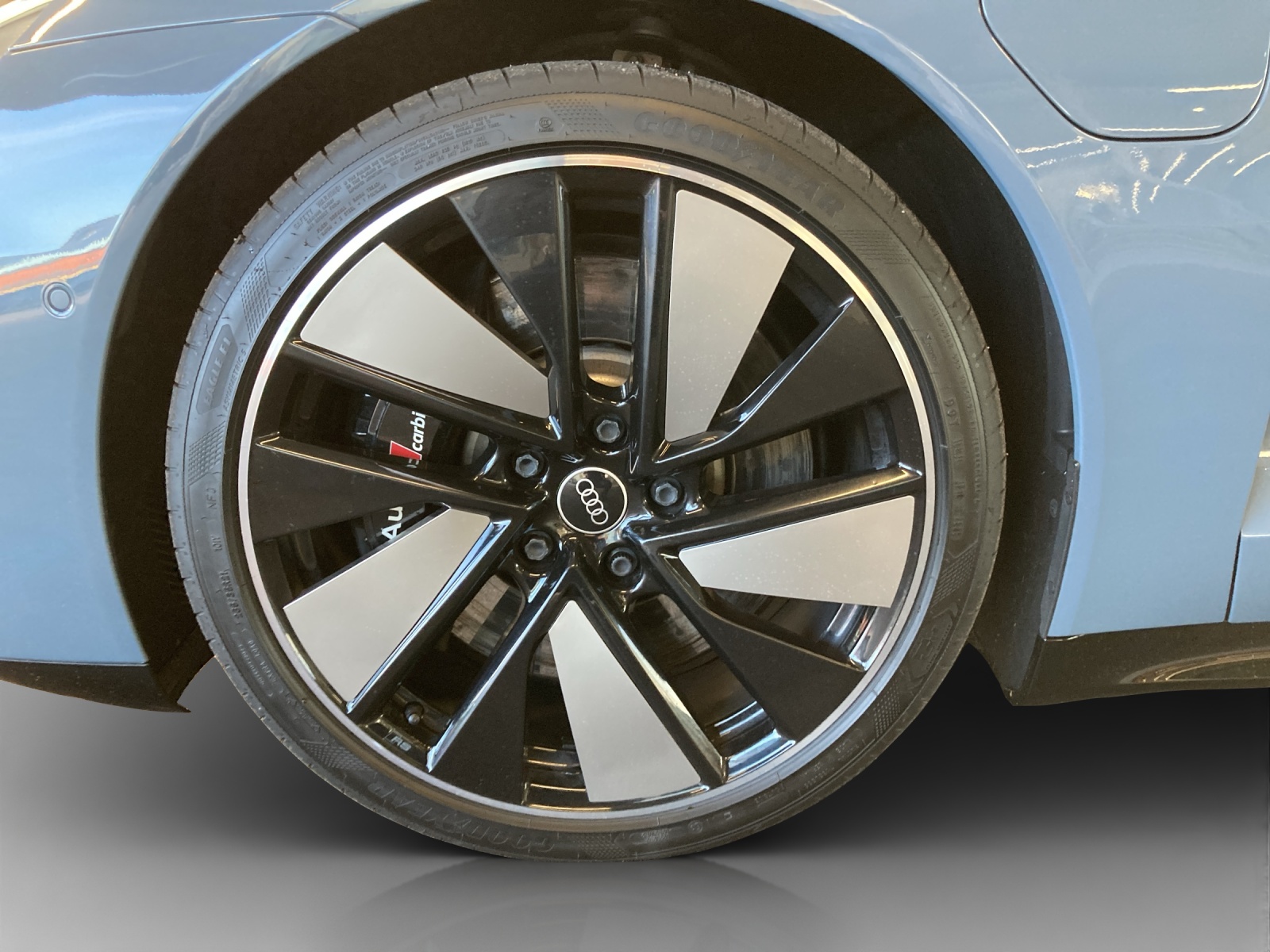 AUDI RS e-tron GT quattro-image-16