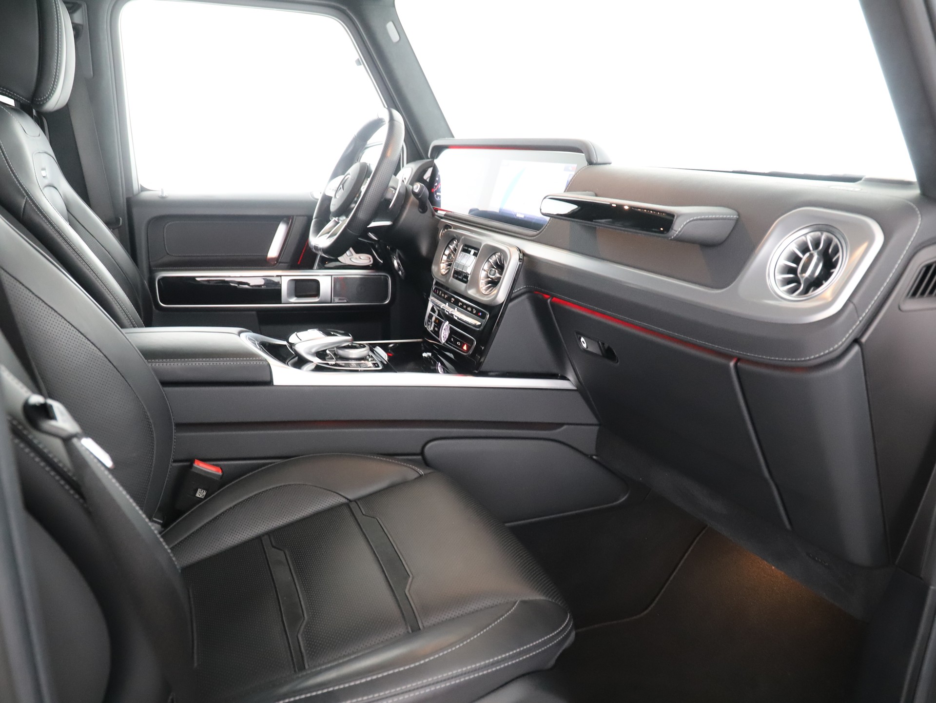 MERCEDES-BENZ G 63 AMG-image-10