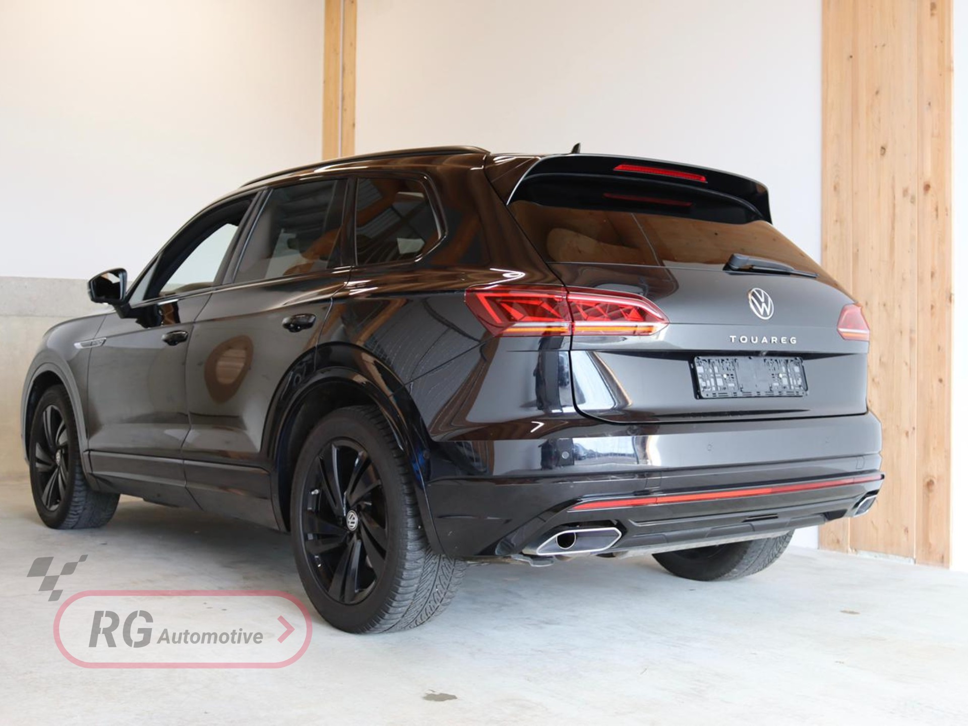 VW Touareg 3.0 TDI R Line Tiptronic-image-4