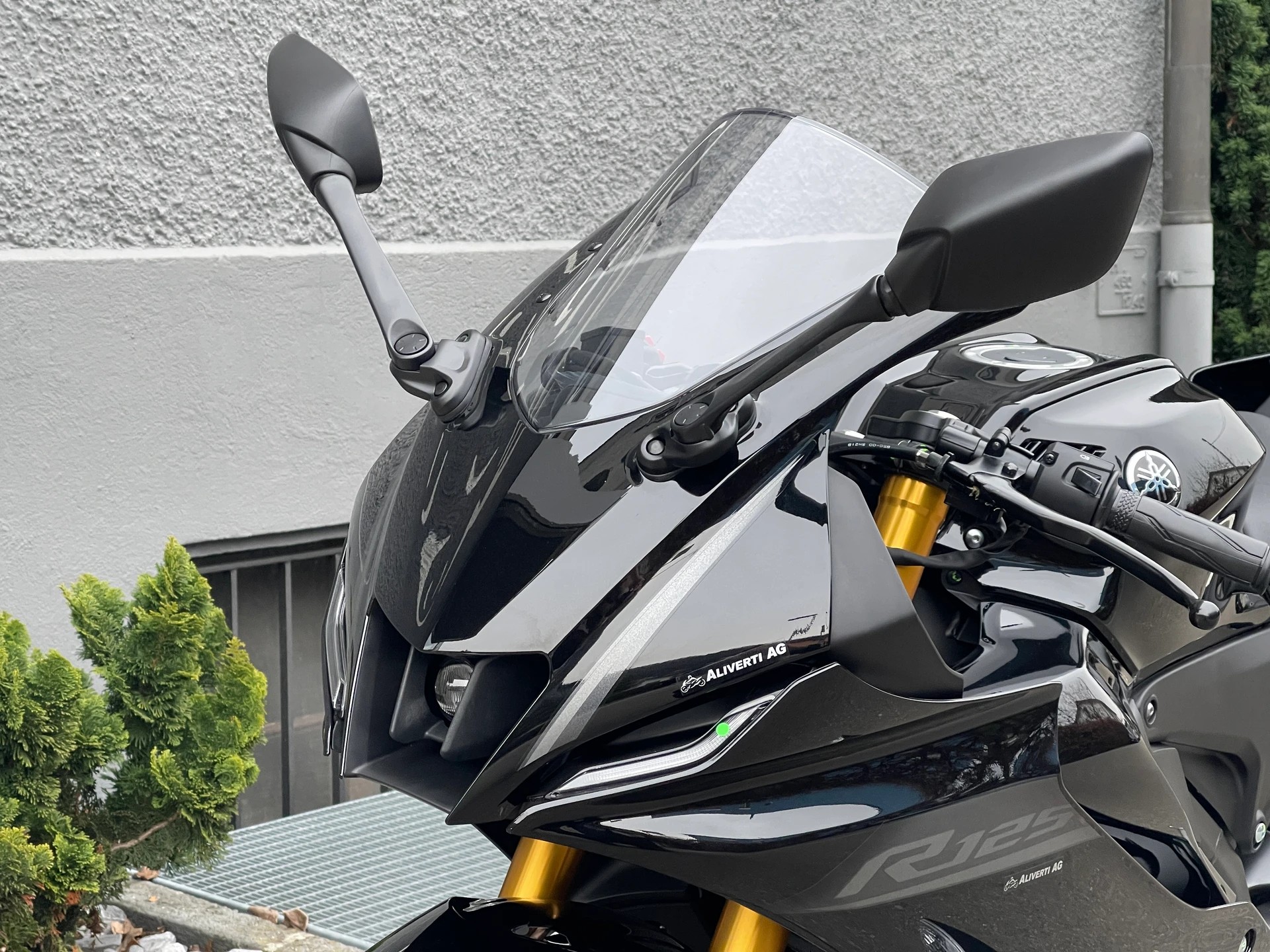 YAMAHA R125 2026-showroom-element-3