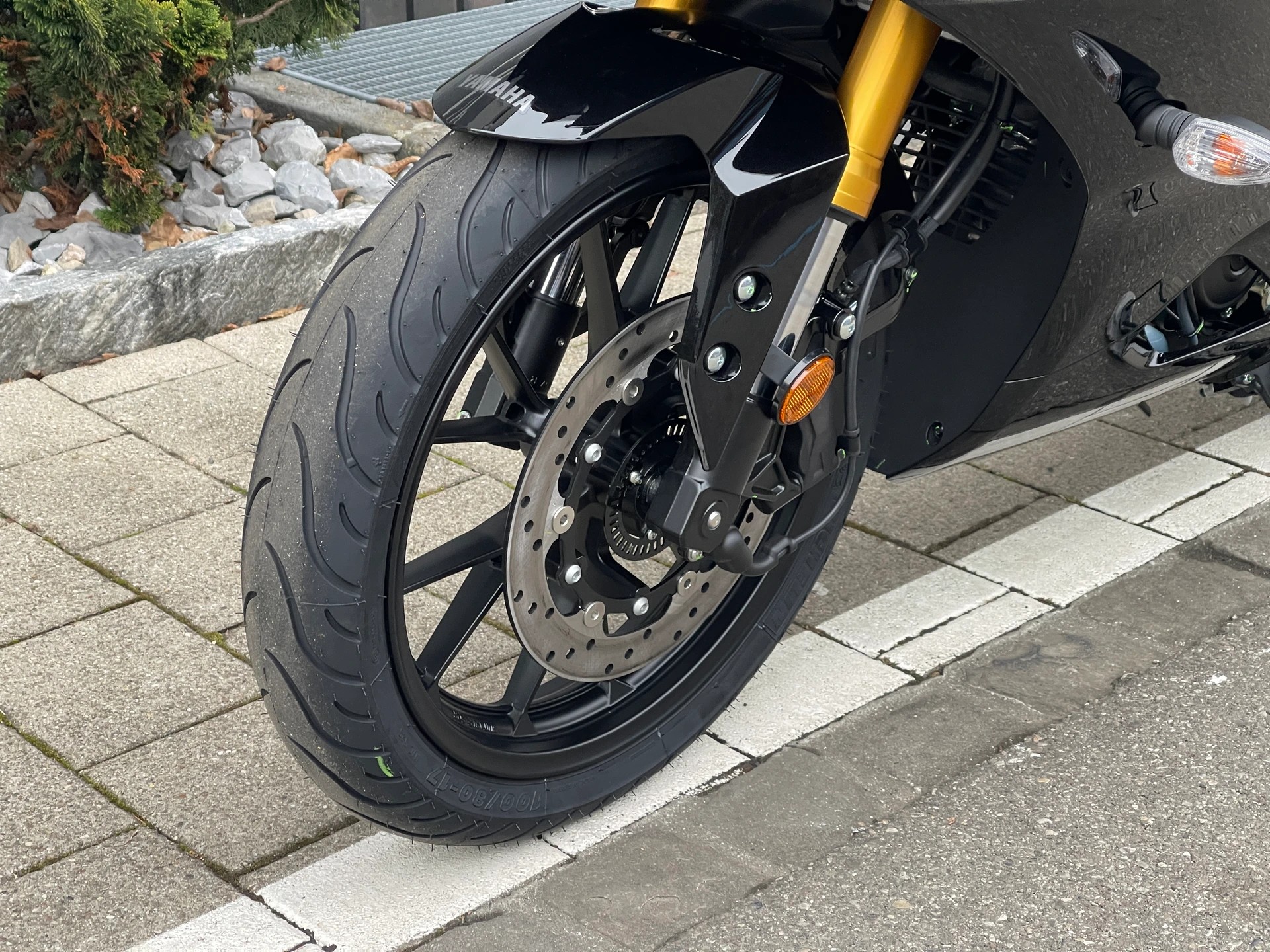 YAMAHA R125 2026-showroom-element-2