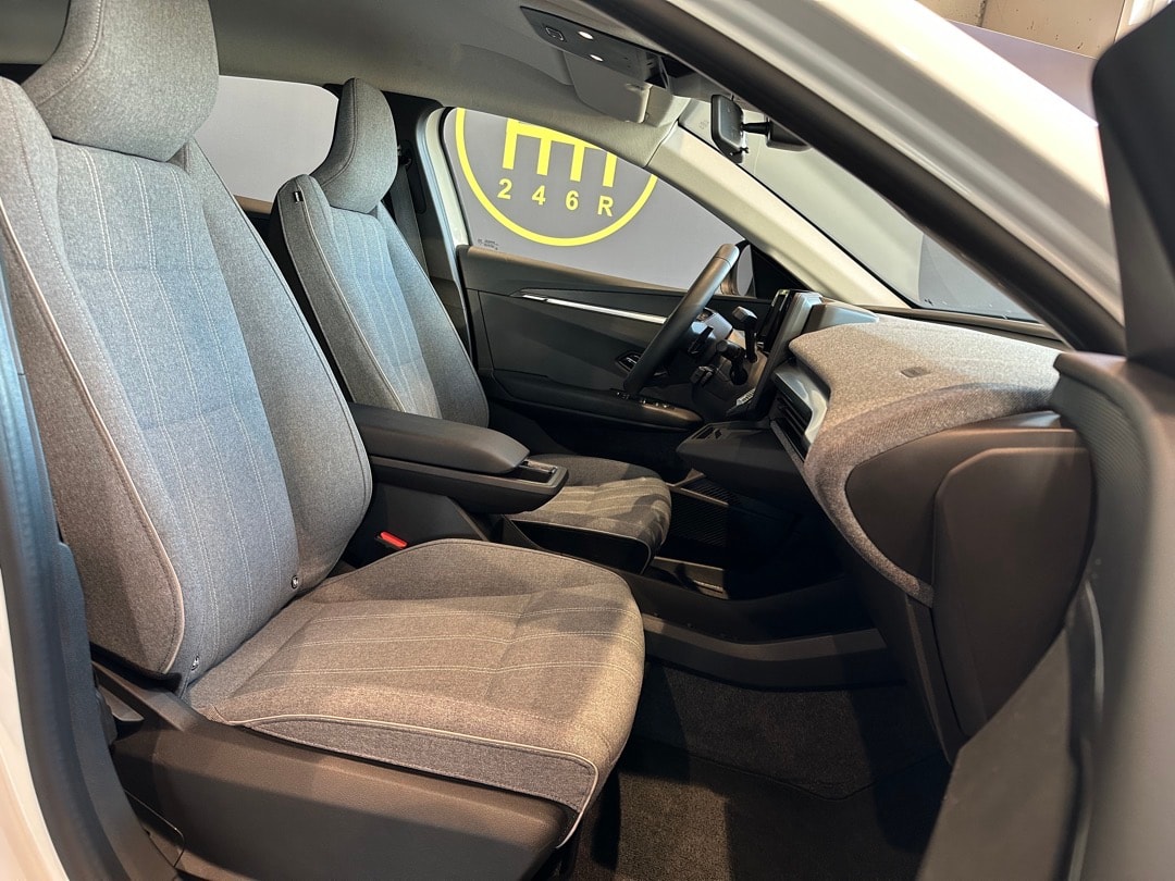 RENAULT Mégane E-TECH Equlibre-image-9