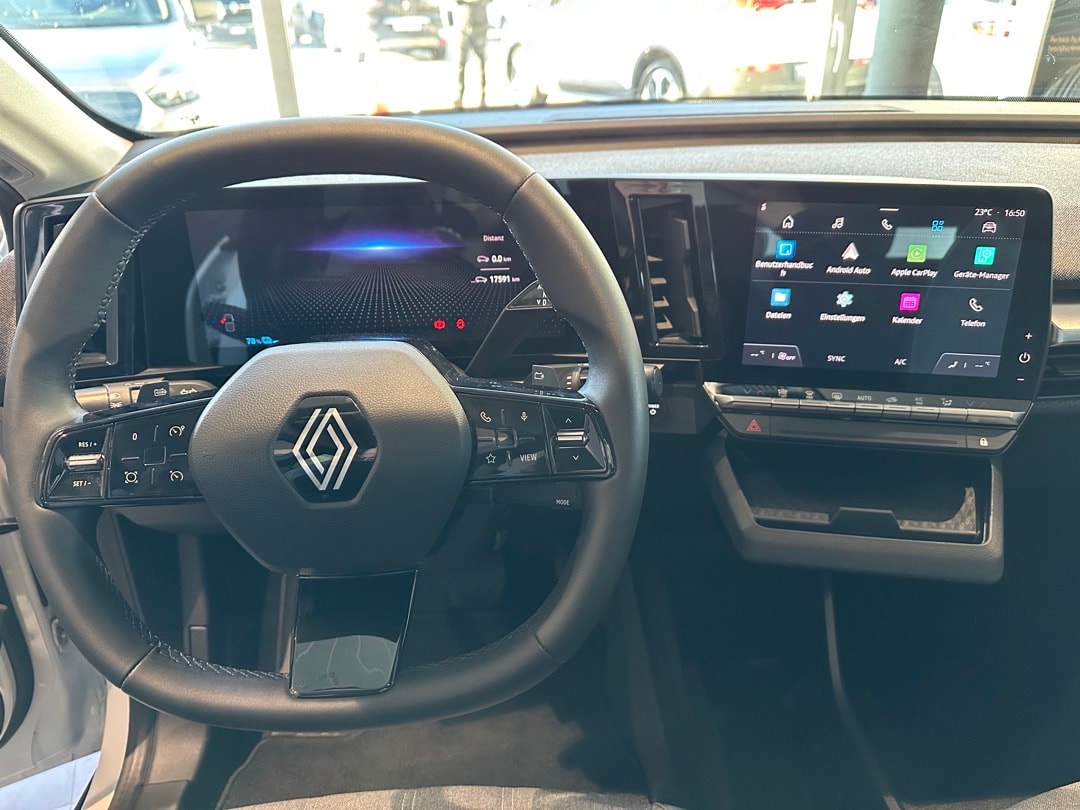 RENAULT Mégane E-TECH Equlibre-image-12