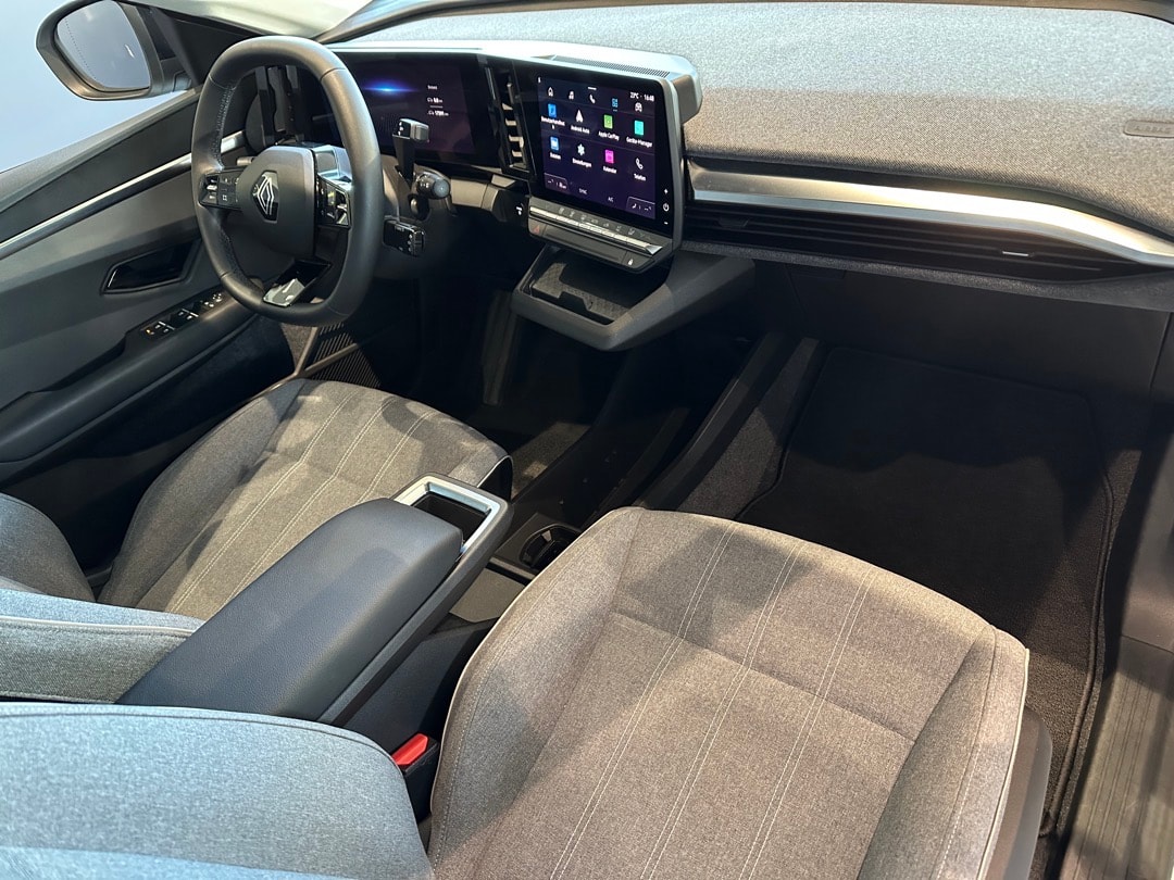 RENAULT Mégane E-TECH Equlibre-image-10