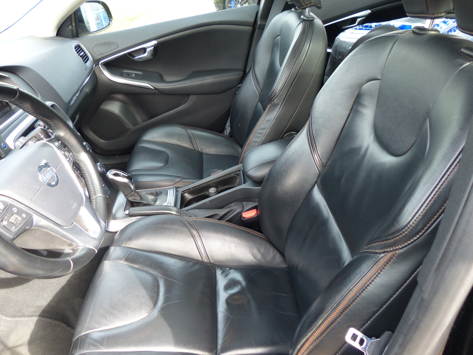 VOLVO V40 Cross Country T4 2.0 AWD Summum Geartronic-image-24