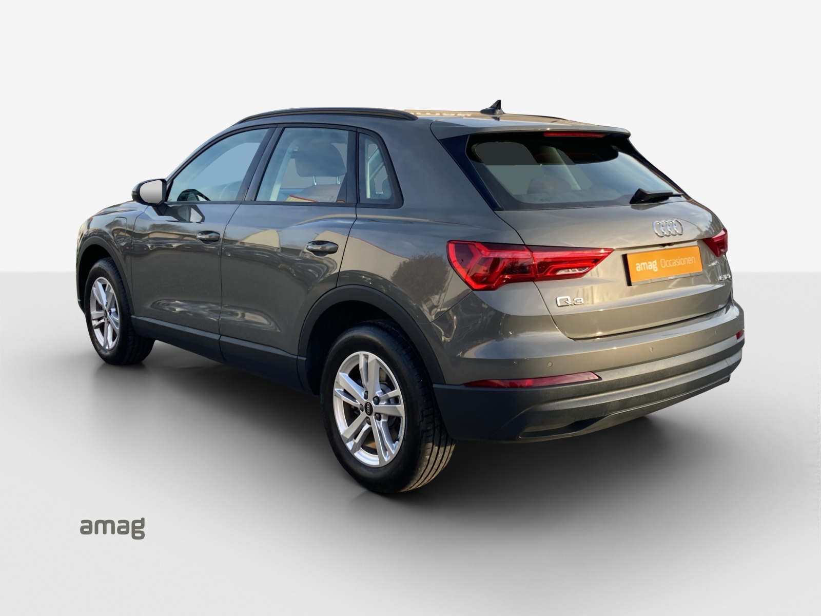 AUDI Q3 45 TFSI e S-tronic-image-2