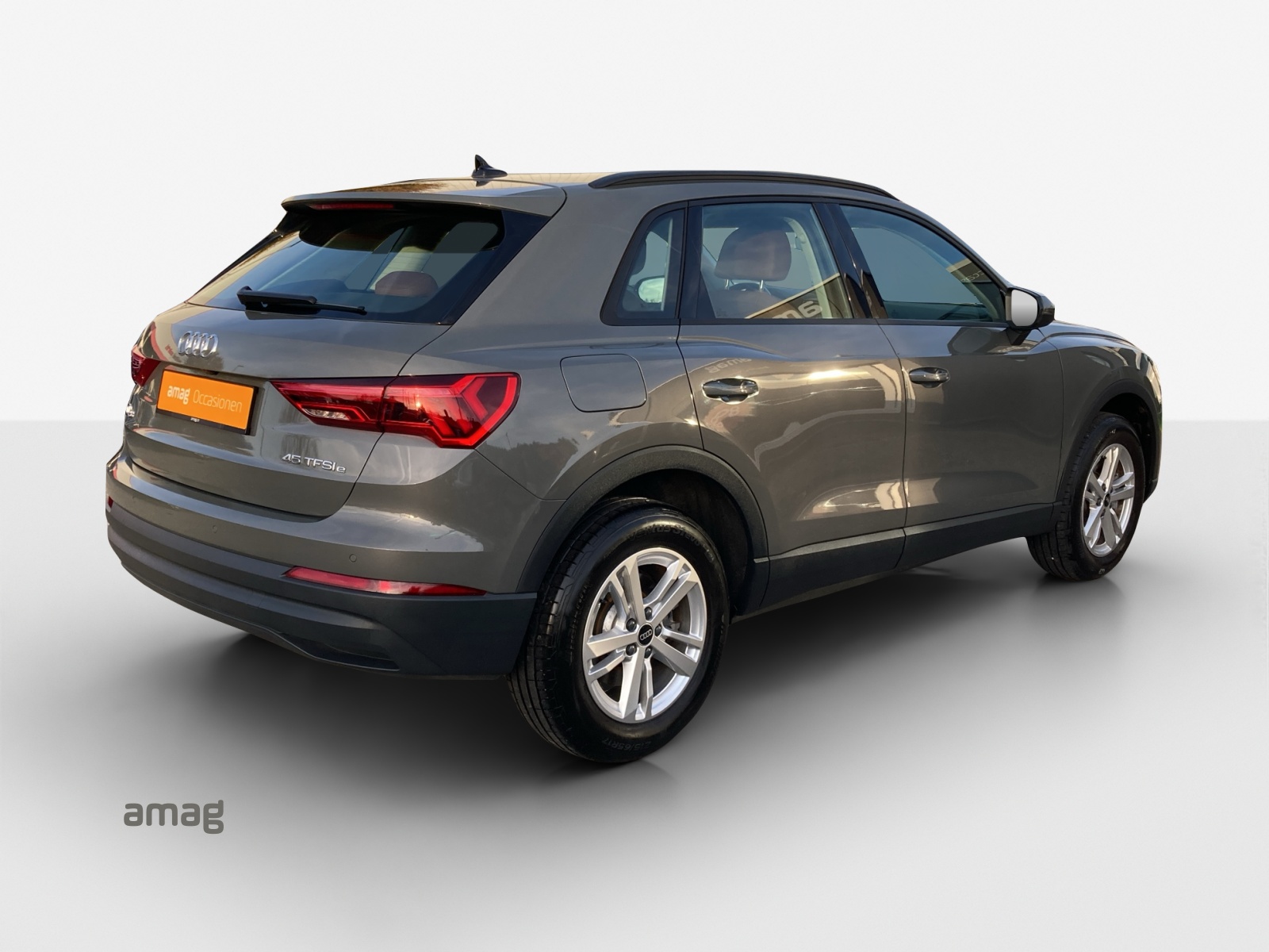 AUDI Q3 45 TFSI e S-tronic-image-5