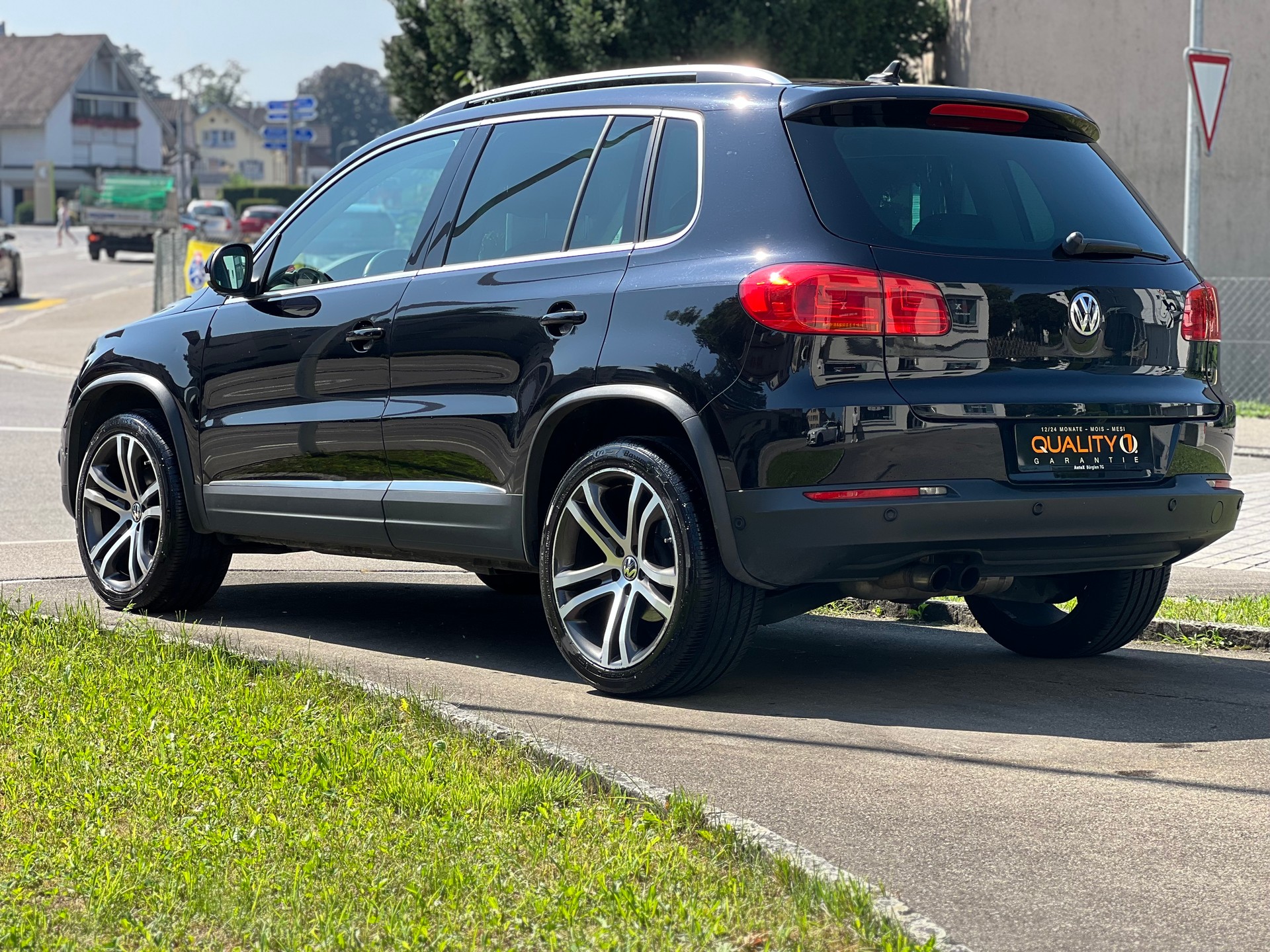 VW Tiguan 2.0 TSI Sport&Style 4Motion DSG Ledersitze-image-6