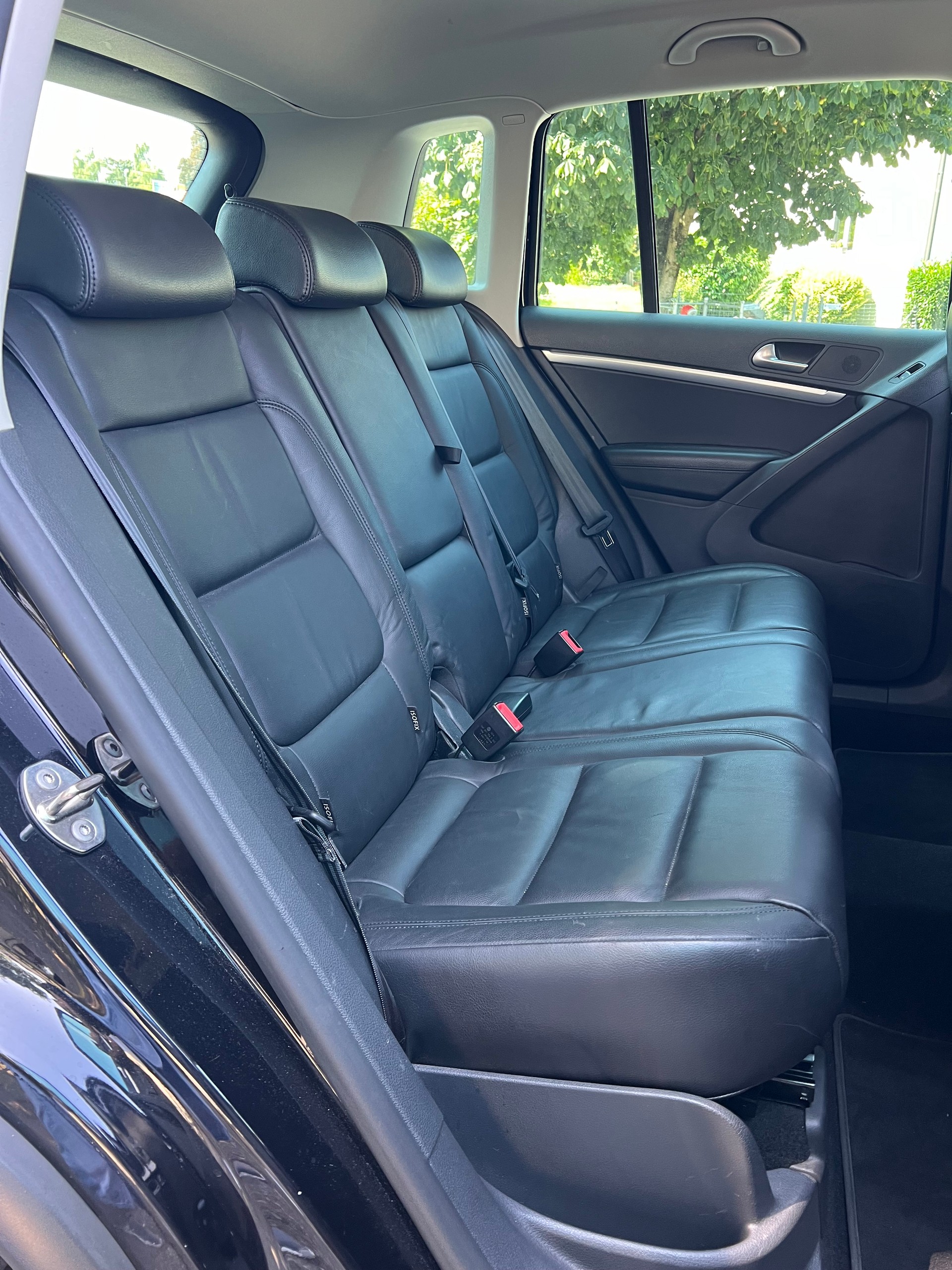 VW Tiguan 2.0 TSI Sport&Style 4Motion DSG Ledersitze-image-14