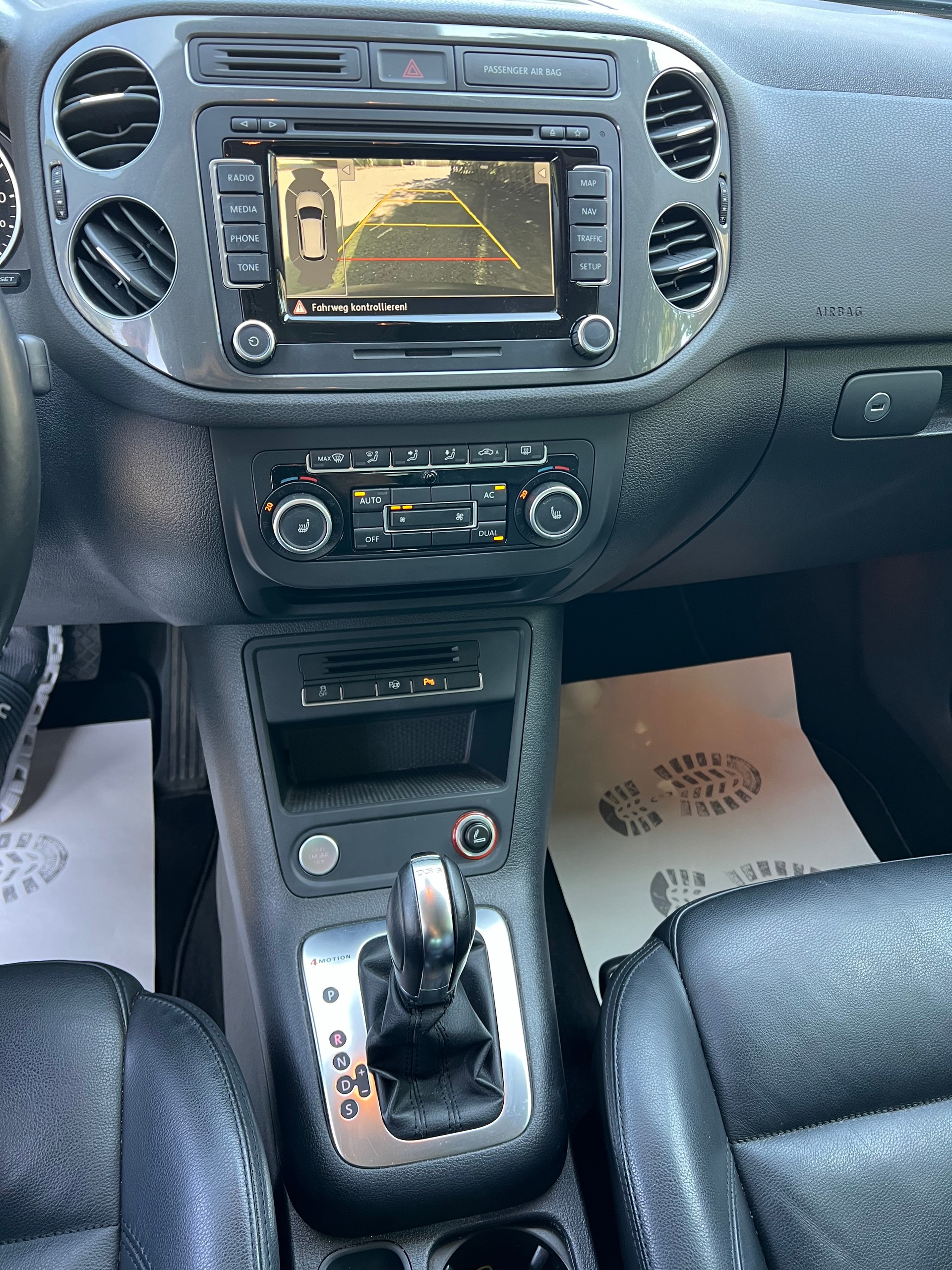 VW Tiguan 2.0 TSI Sport&Style 4Motion DSG Ledersitze-image-10