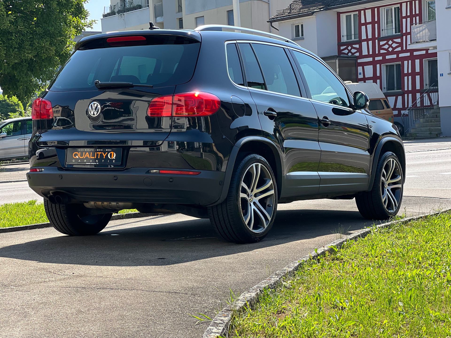 VW Tiguan 2.0 TSI Sport&Style 4Motion DSG Ledersitze-image-5