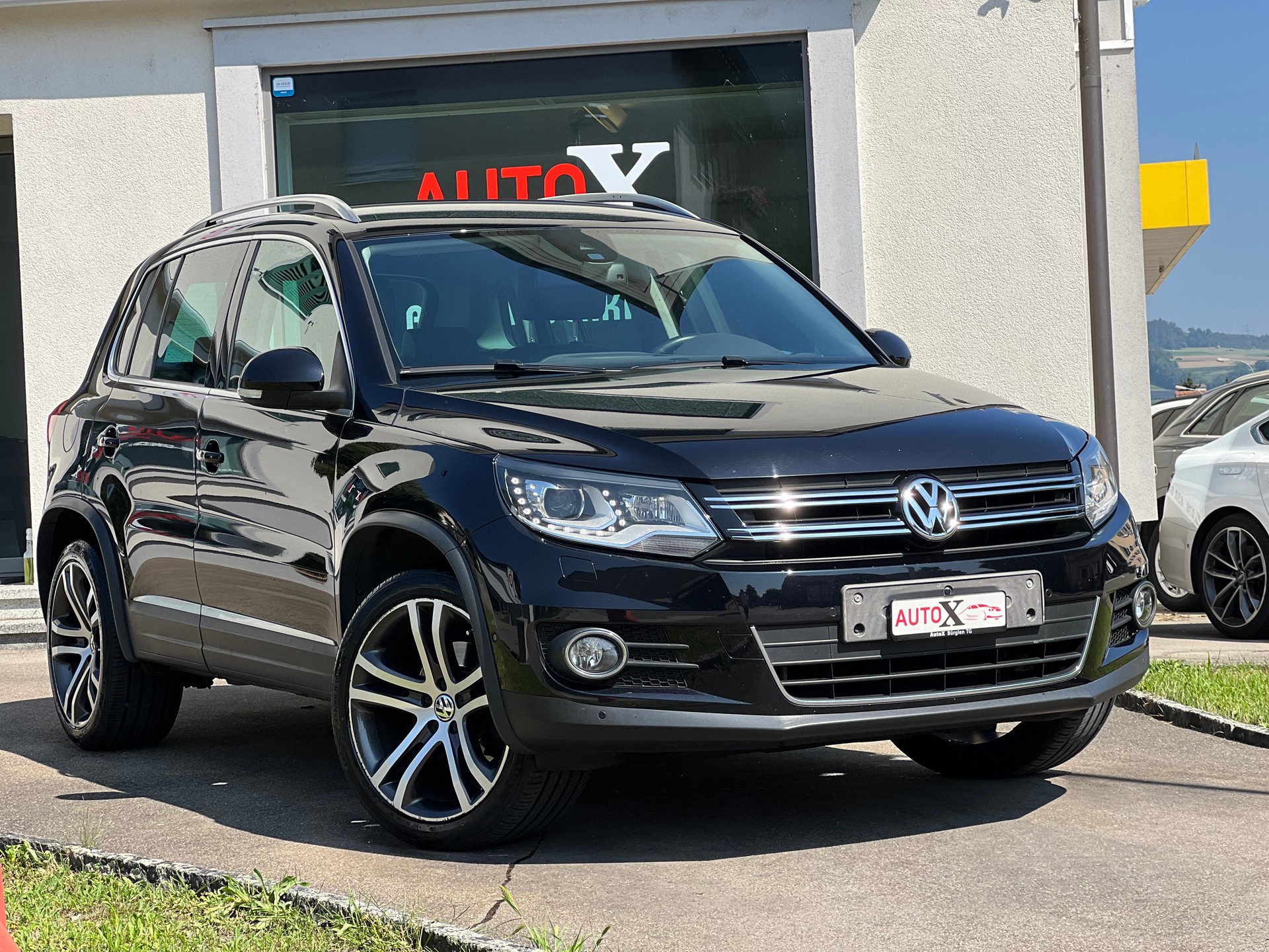 VW Tiguan 2.0 TSI Sport&Style 4Motion DSG Ledersitze-image-0