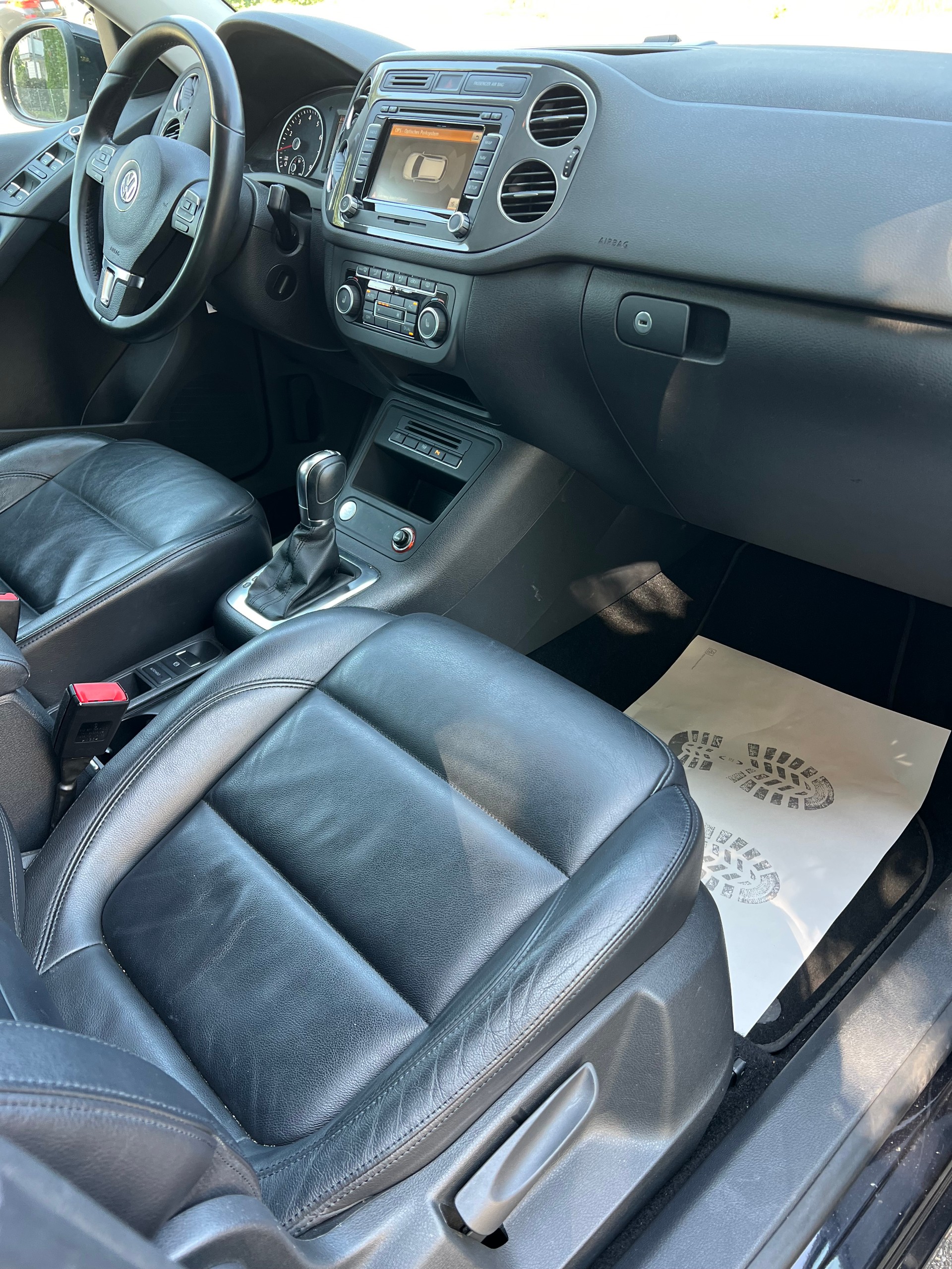 VW Tiguan 2.0 TSI Sport&Style 4Motion DSG Ledersitze-image-12