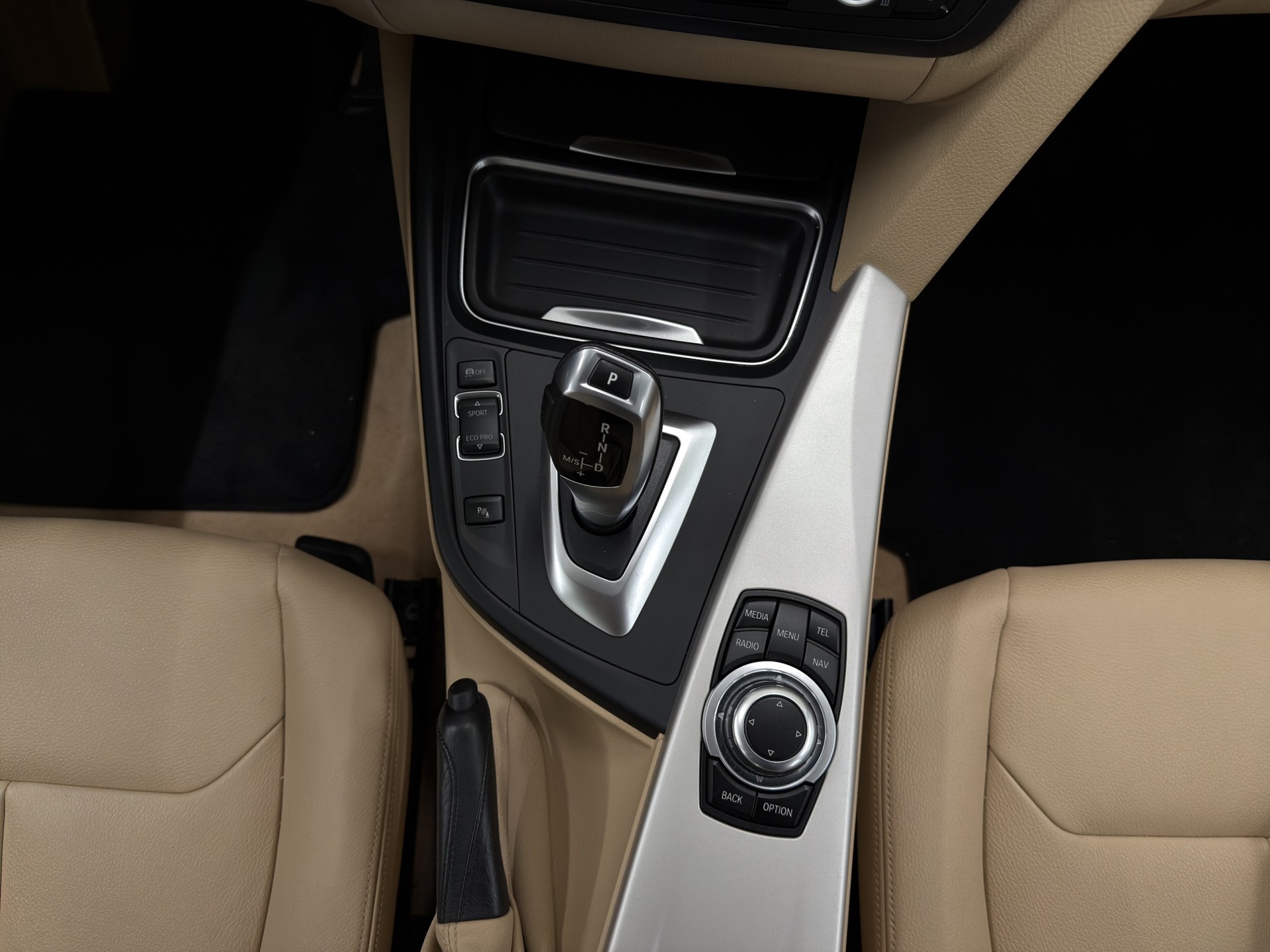 BMW 320d Steptronic Luxury-Line-image-19