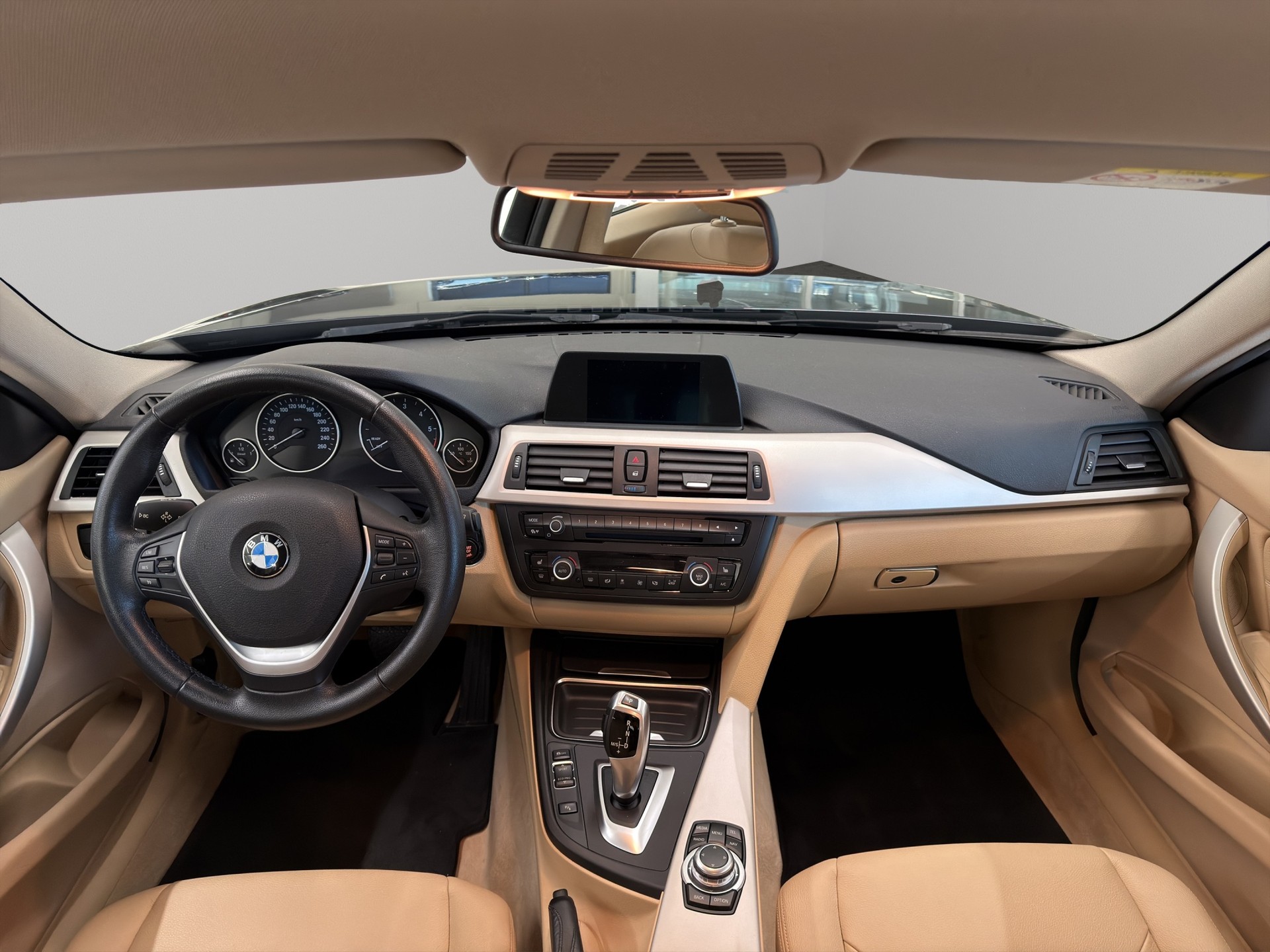 BMW 320d Steptronic Luxury-Line-image-16