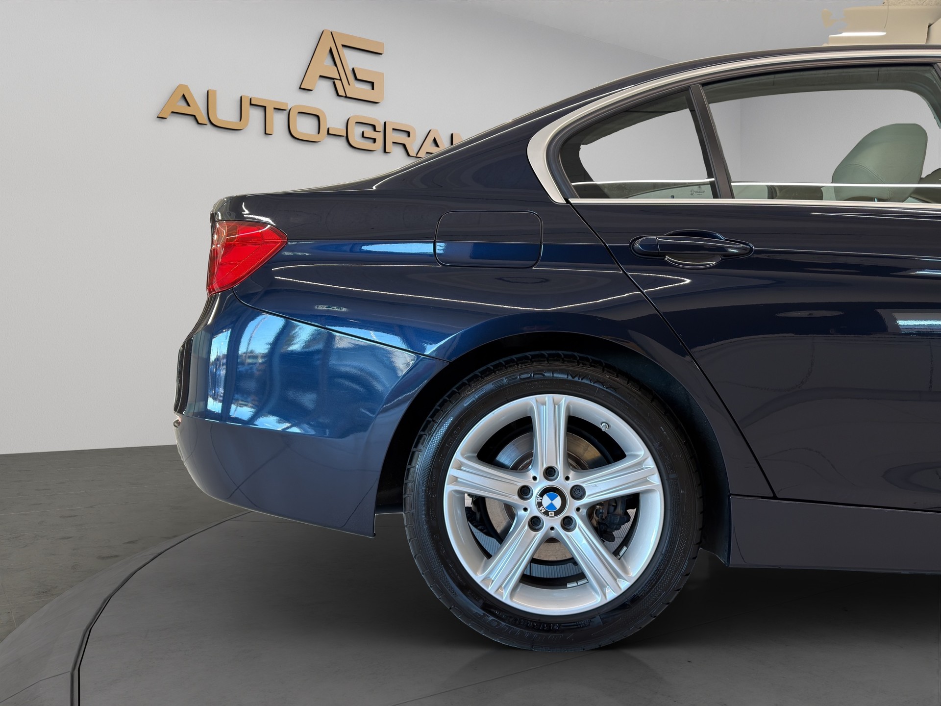 BMW 320d Steptronic Luxury-Line-image-9