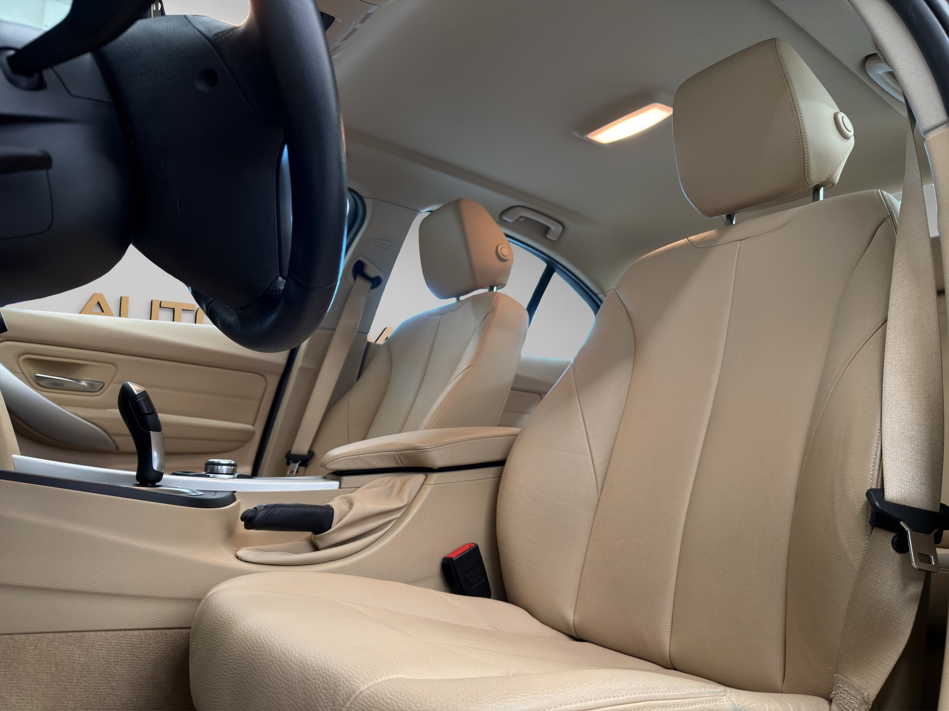 BMW 320d Steptronic Luxury-Line-image-12