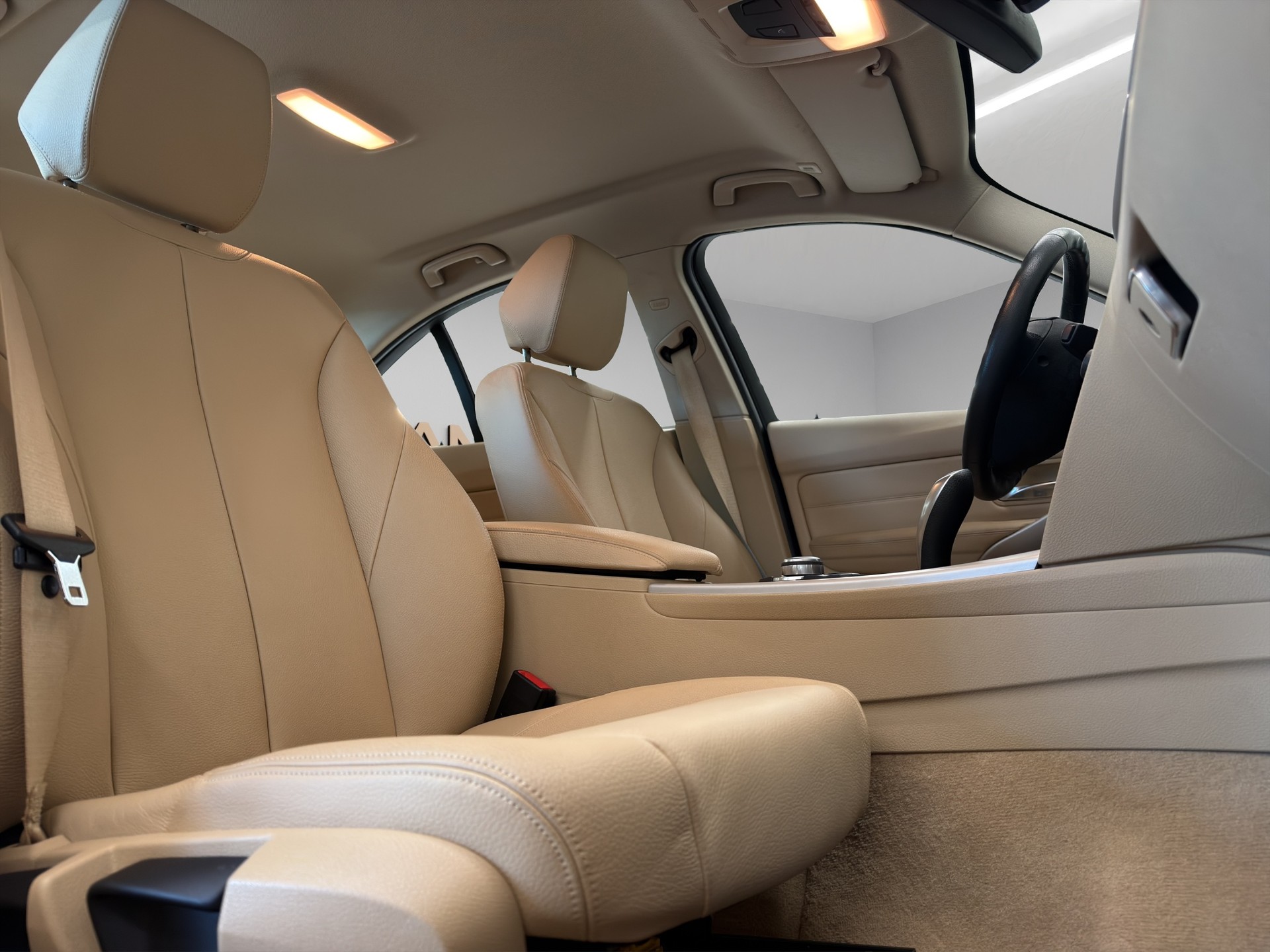 BMW 320d Steptronic Luxury-Line-image-13