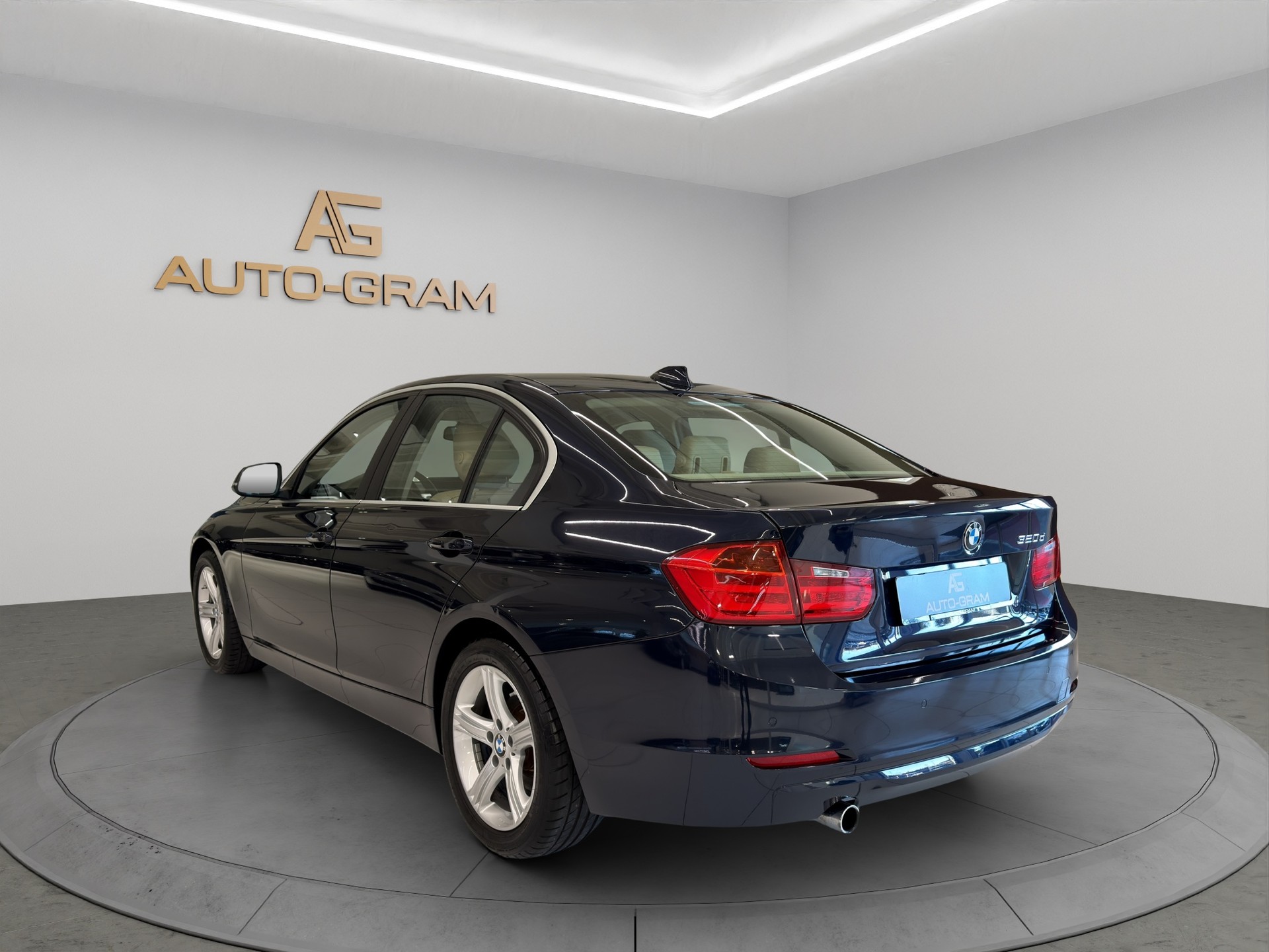 BMW 320d Steptronic Luxury-Line-image-2