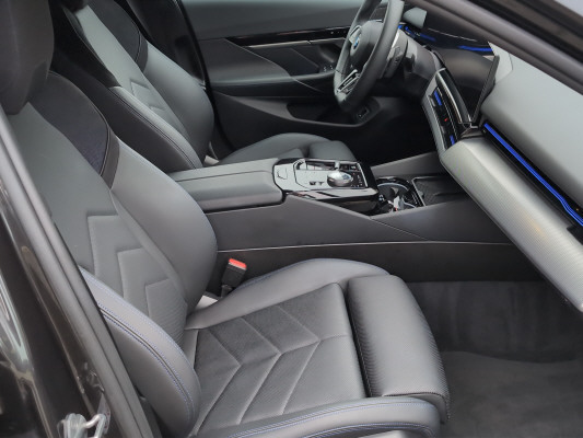 BMW 520d xDrive 48V M Sport-image-8