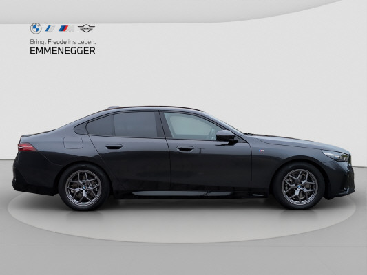 BMW 520d xDrive 48V M Sport-image-4