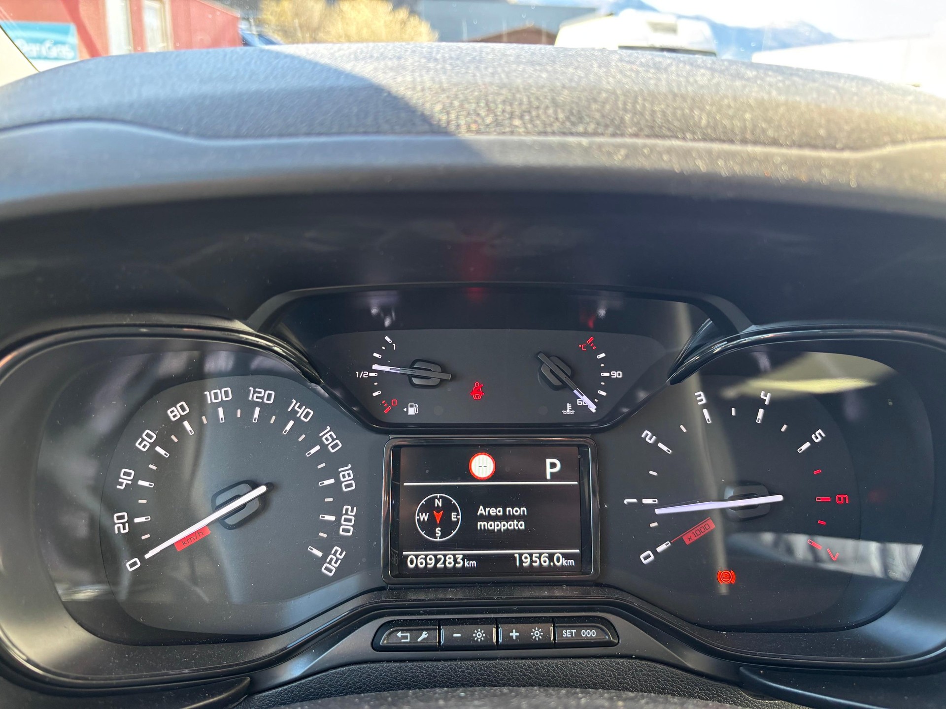 CITROEN Berlingo XL 1.5 BlueHDi 130 Feel-image-9