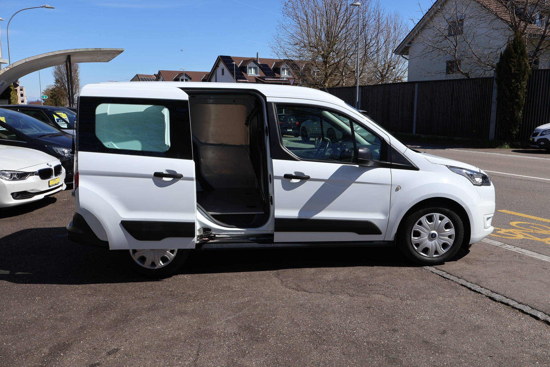 FORD Transit Connect Van T200 1.5 Eco Blue Ambiente-image-3