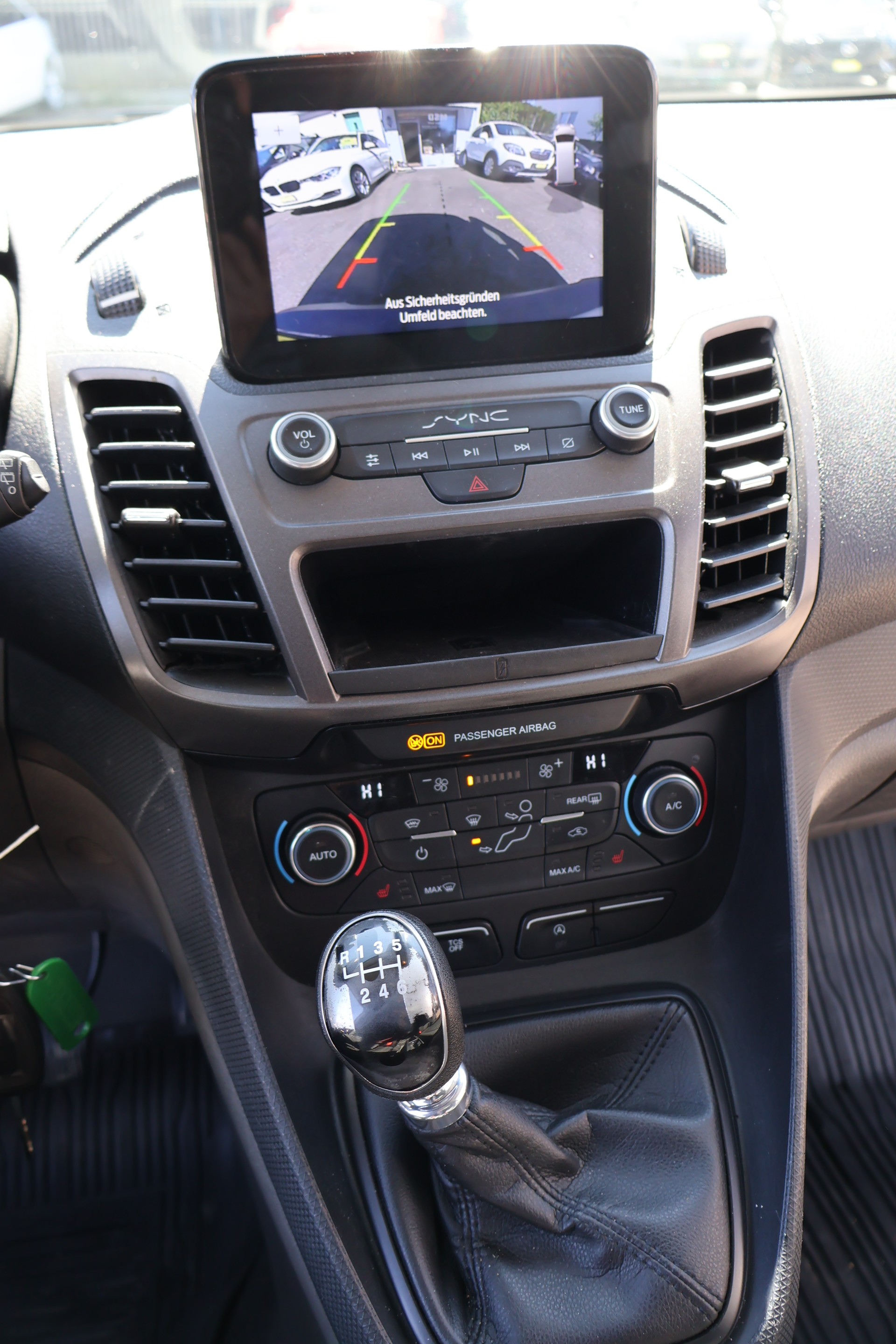 FORD Transit Connect Van T200 1.5 Eco Blue Ambiente-image-15