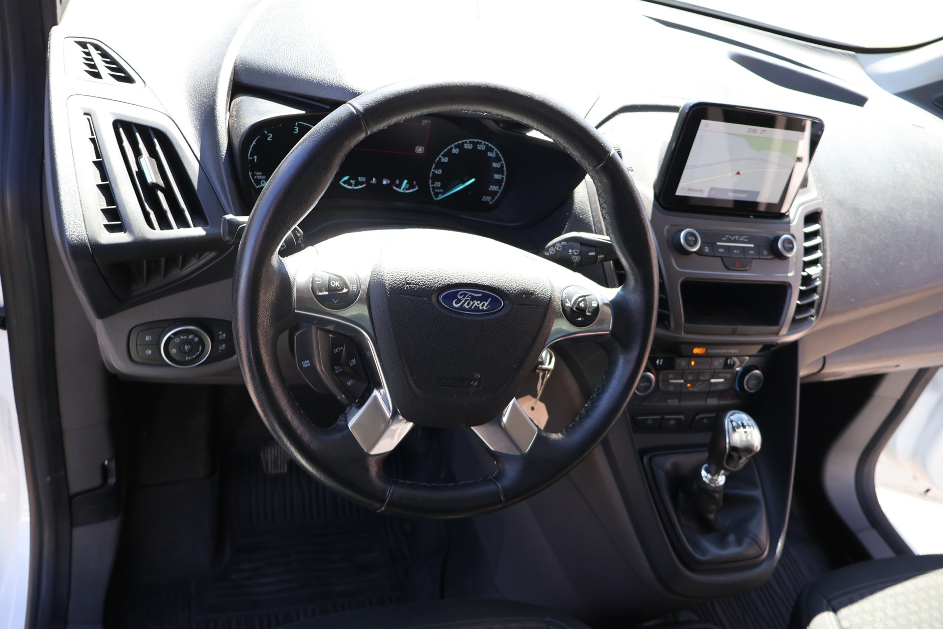 FORD Transit Connect Van T200 1.5 Eco Blue Ambiente-image-14