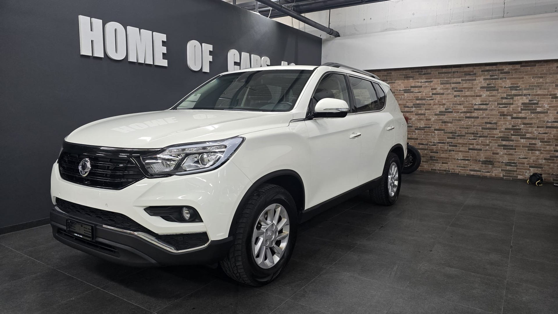 KGM-SsangYong Rexton RX220 e-XDi Crystal 4WD-showroom-element-2