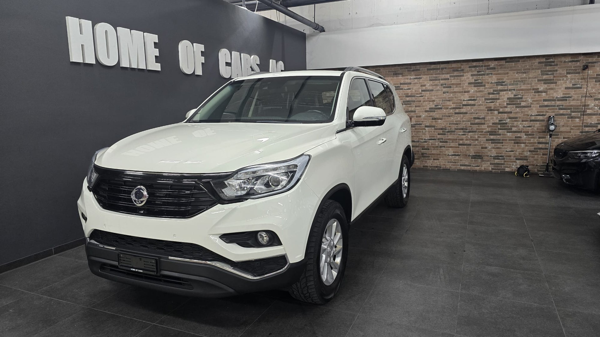 KGM-SsangYong Rexton RX220 e-XDi Crystal 4WD-showroom-element-1