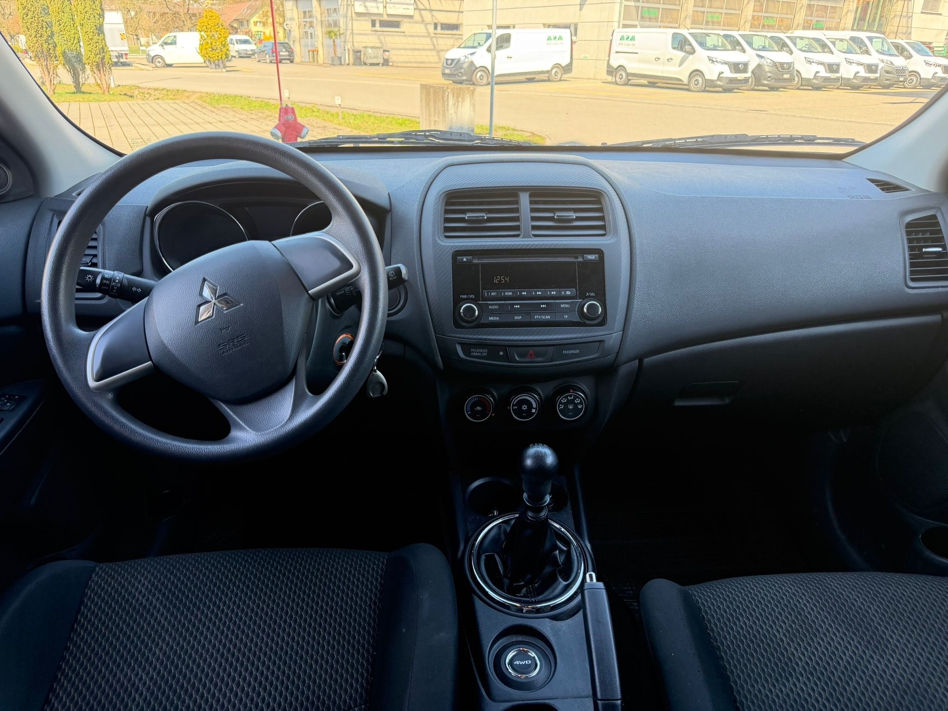 MITSUBISHI ASX 1.6 DID Pure 4WD-image-7