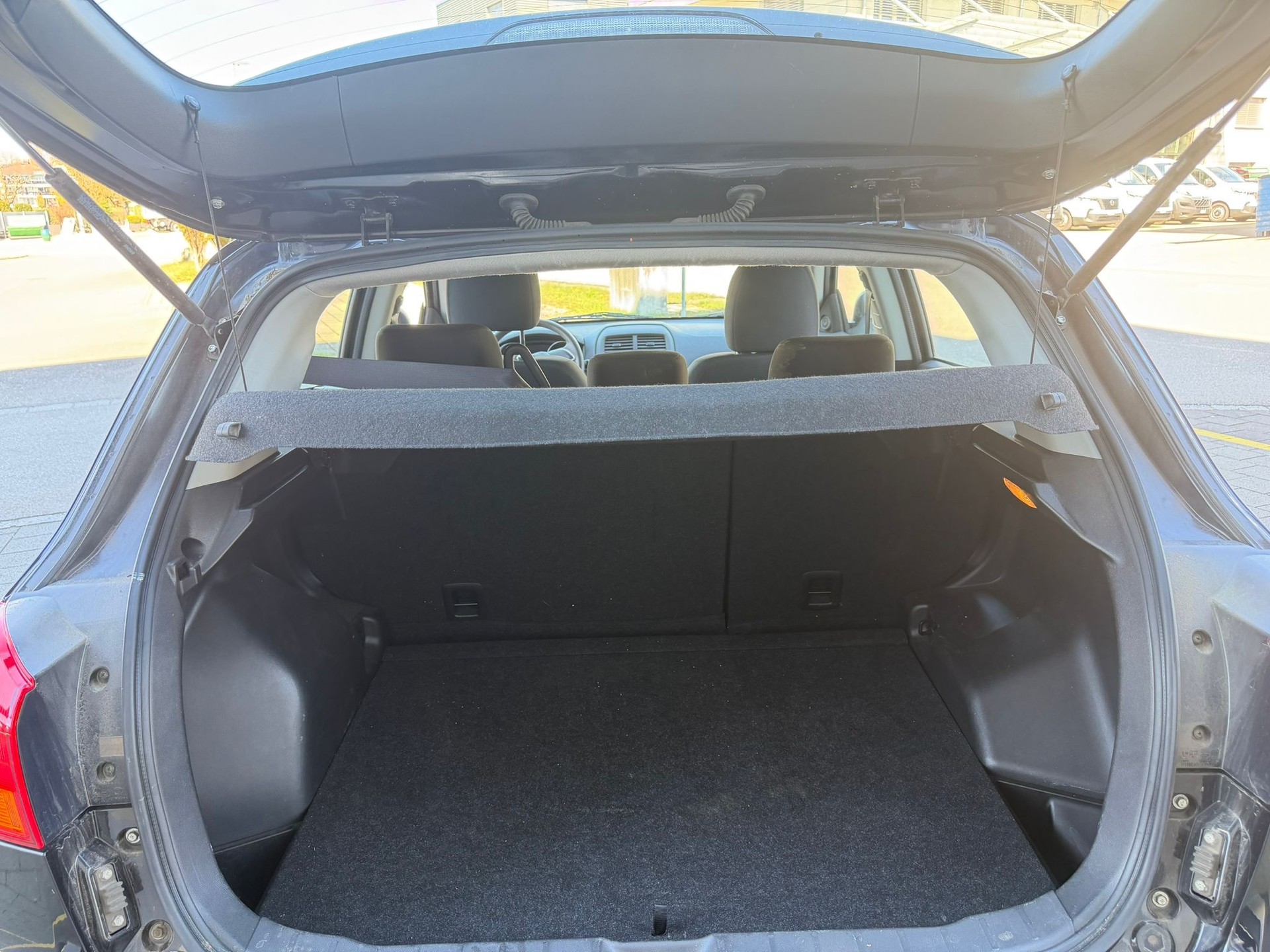 MITSUBISHI ASX 1.6 DID Pure 4WD-image-12