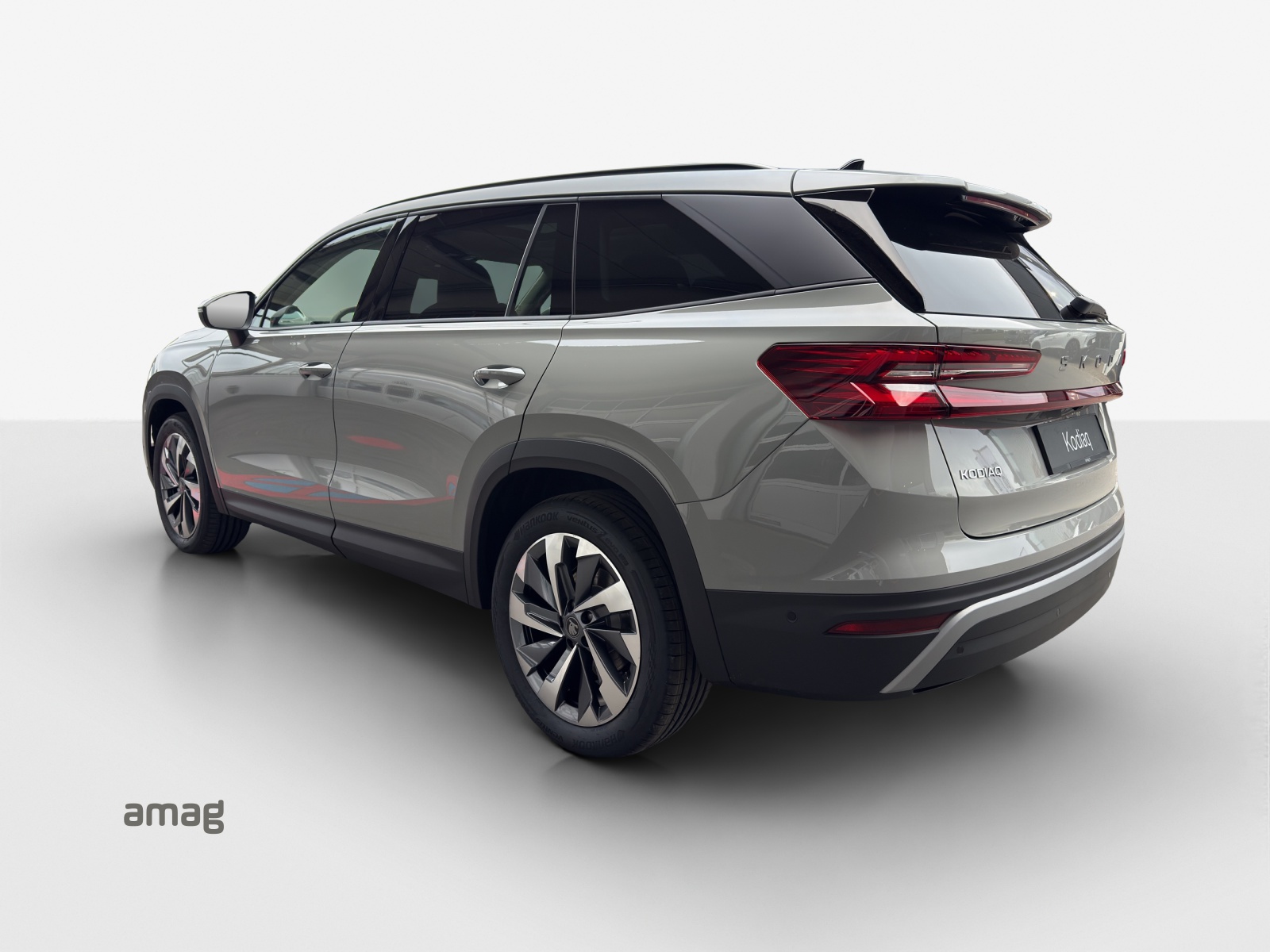 SKODA Kodiaq Dynamic-image-2
