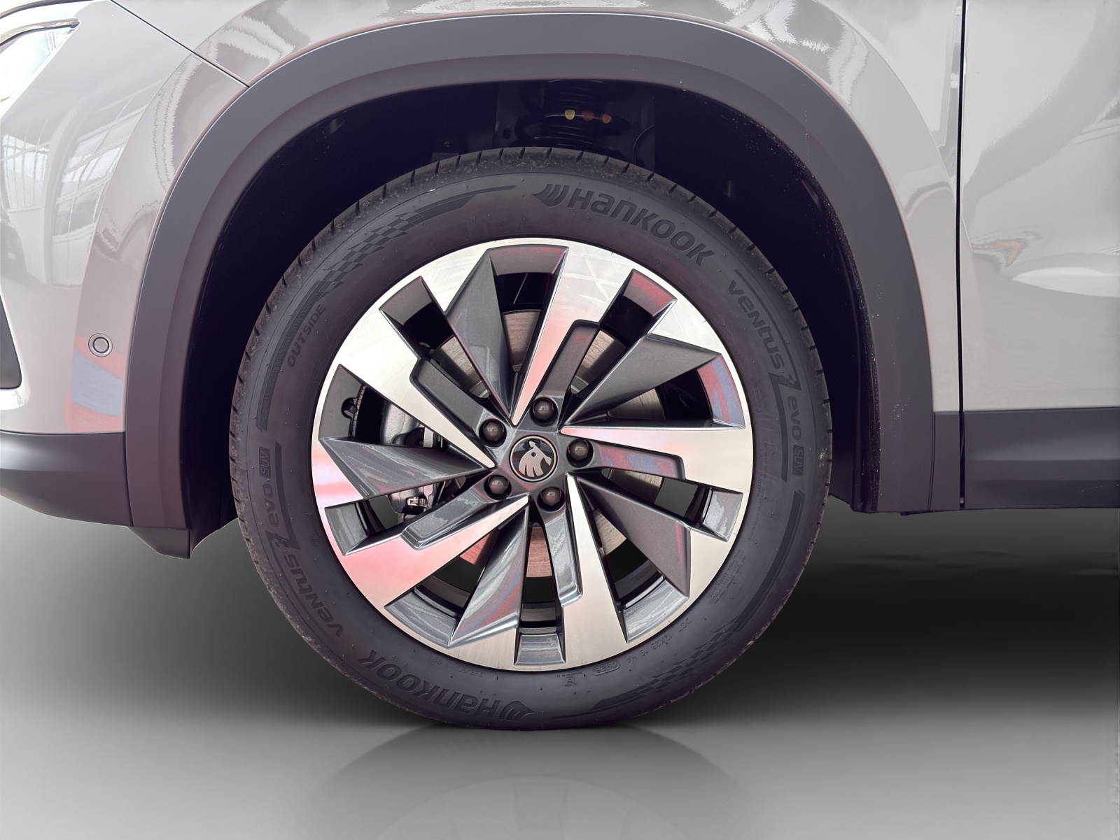 SKODA Kodiaq Dynamic-image-14