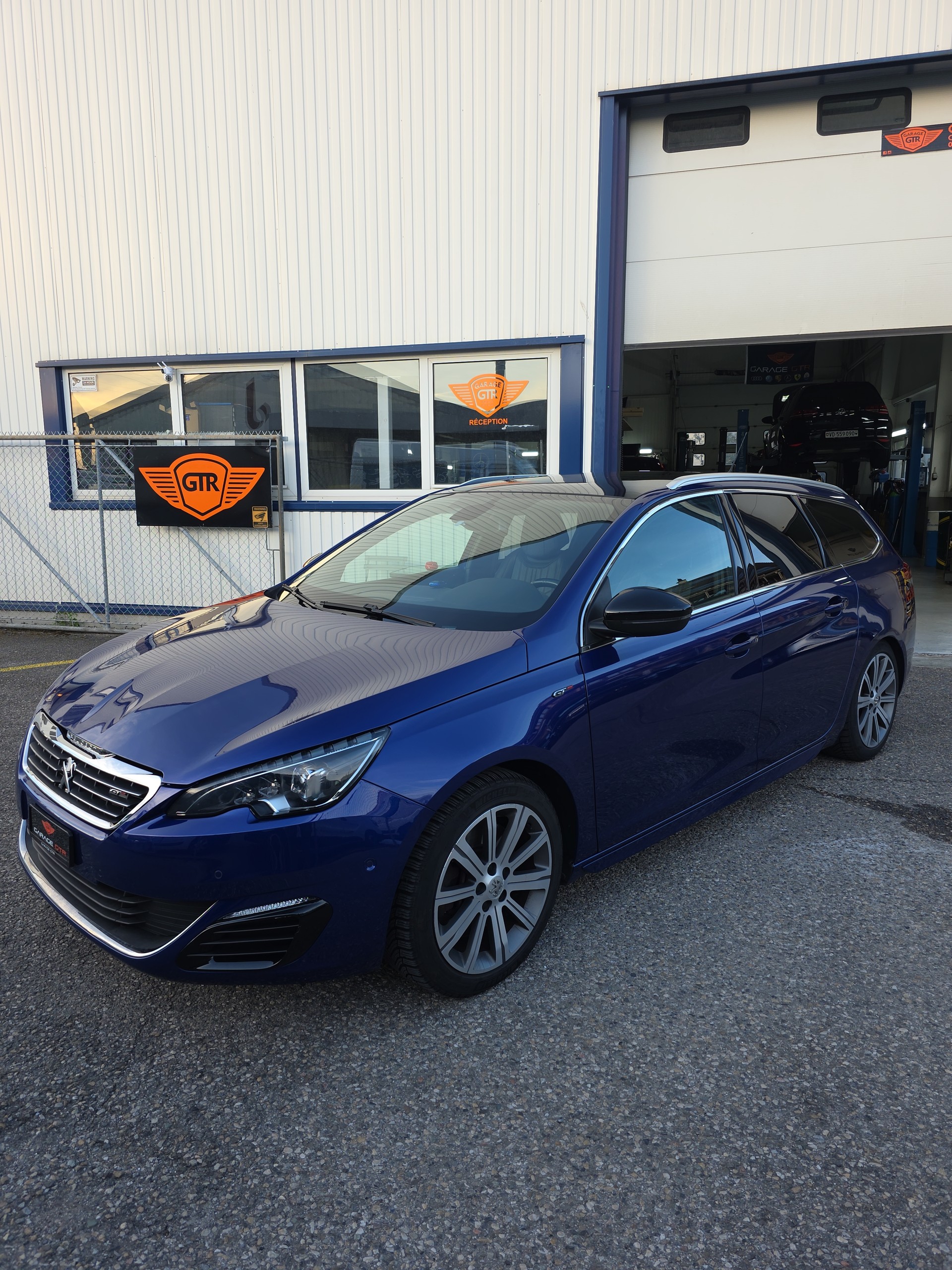 PEUGEOT 308 SW 1.6 eTHP GT-image-4