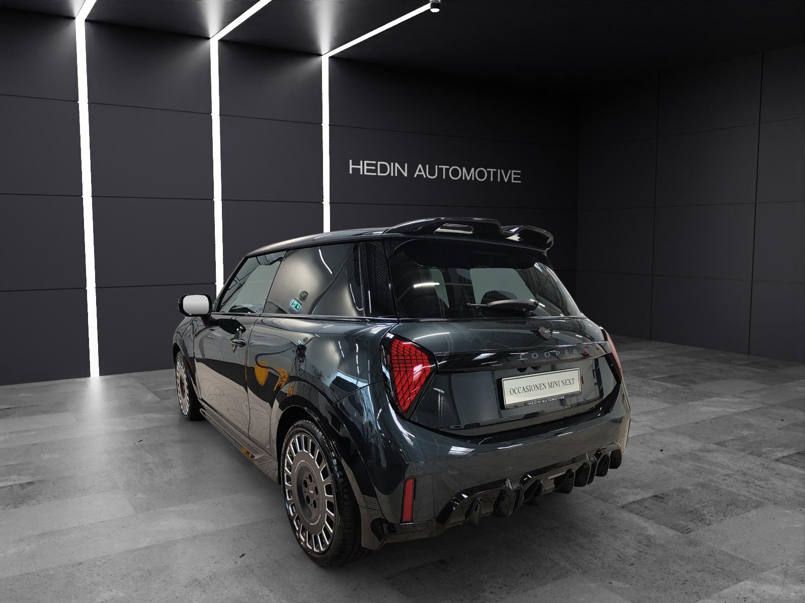 MINI F66 2.0i Cooper S John Cooper Works Trim-showroom-element-3