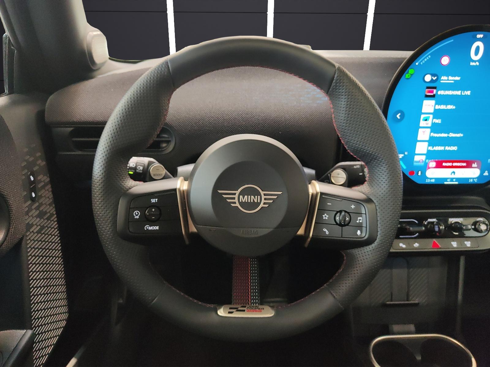 MINI F66 2.0i Cooper S John Cooper Works Trim-image-10