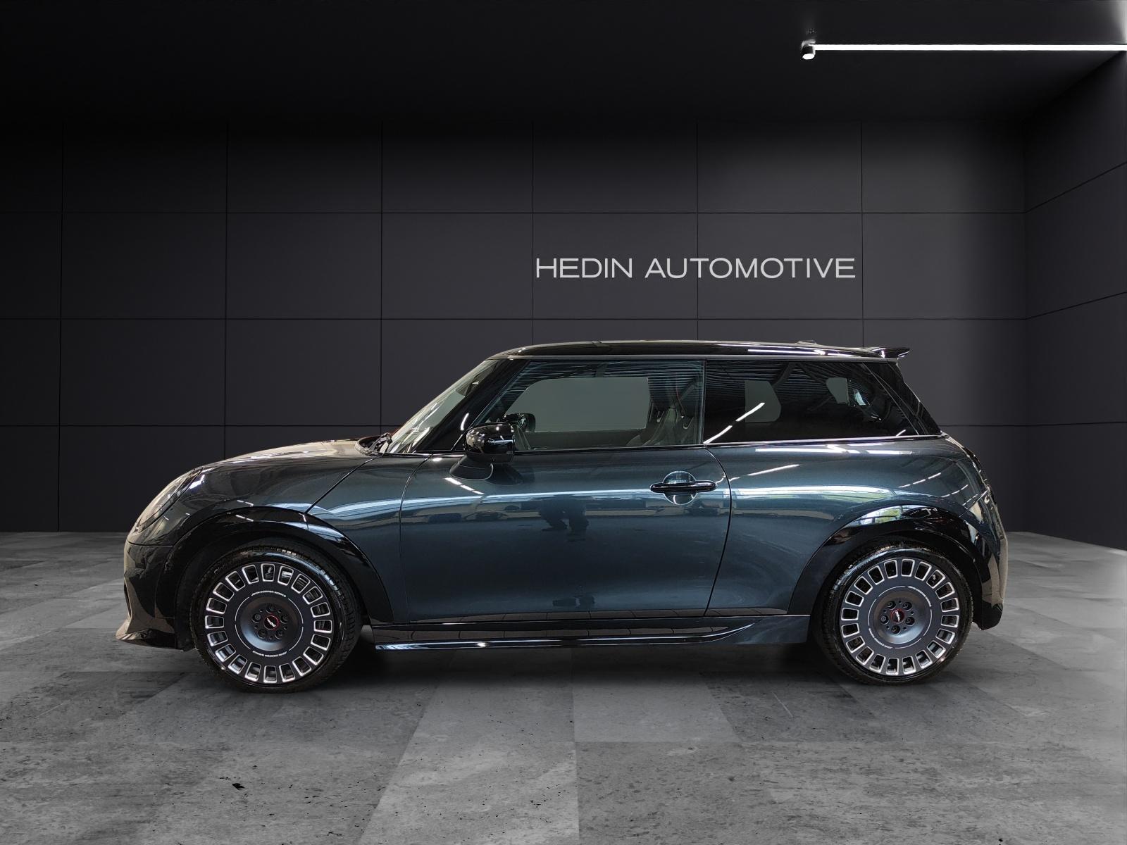MINI F66 2.0i Cooper S John Cooper Works Trim-showroom-element-1