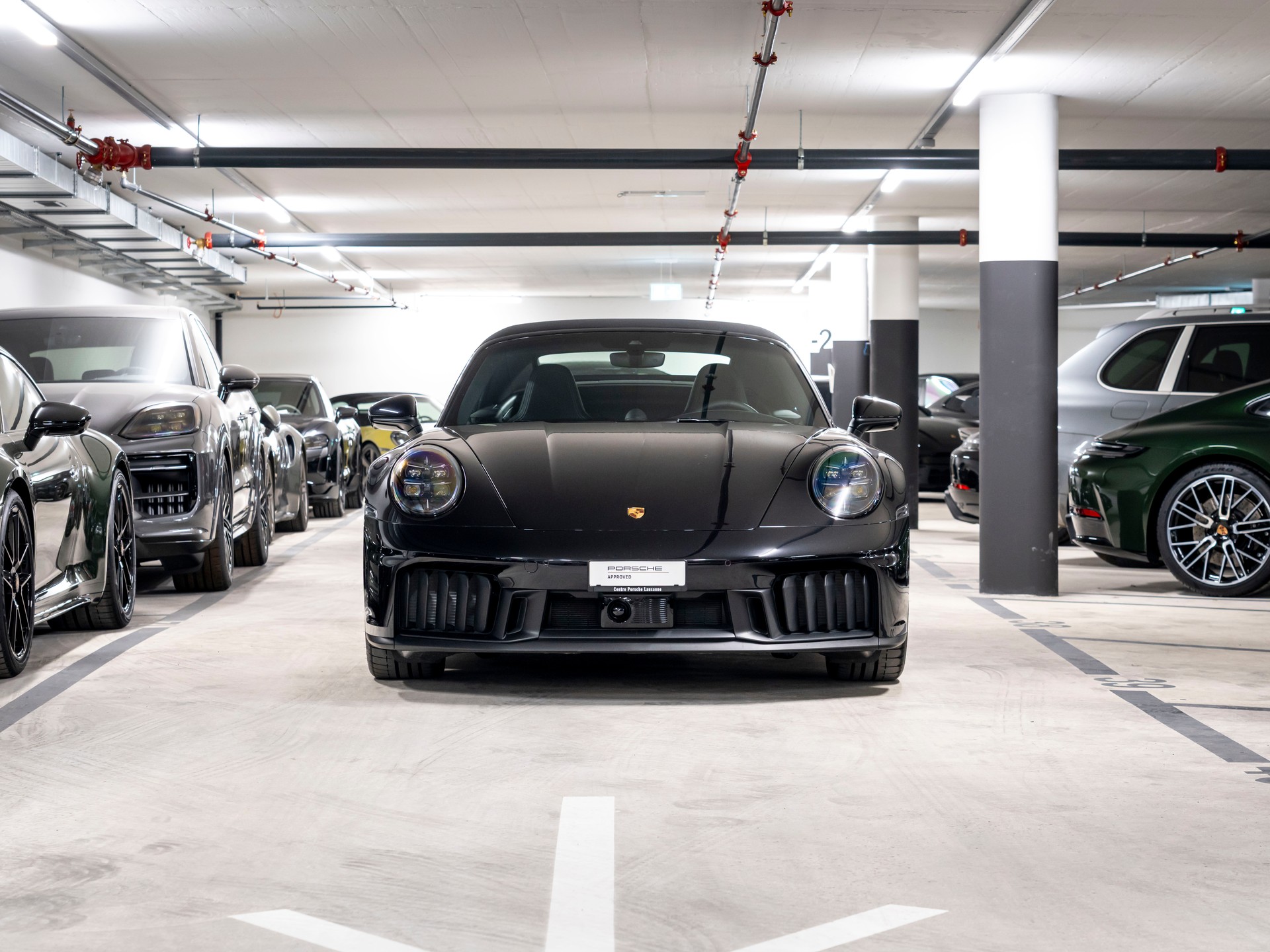 PORSCHE 911 Carrera 4 Cabriolet GTS PDK-image-3