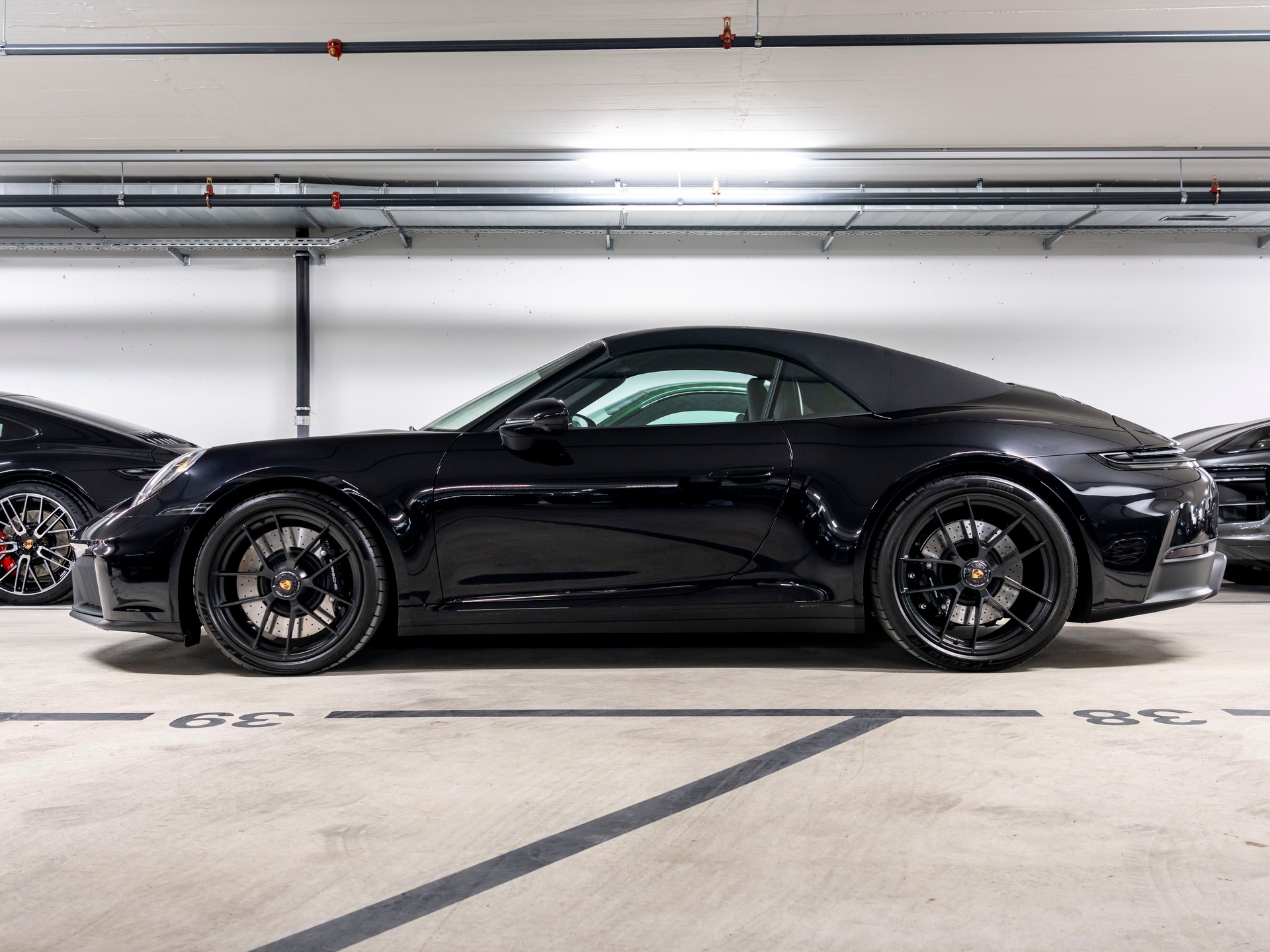PORSCHE 911 Carrera 4 Cabriolet GTS PDK-image-1